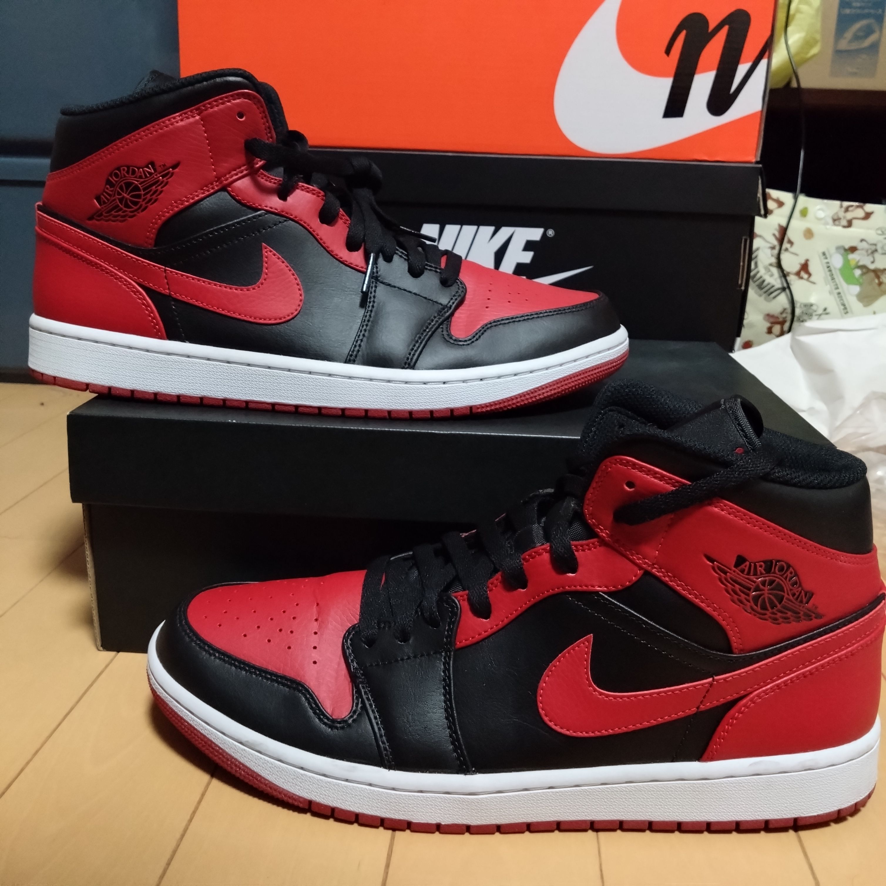 Nike Air Jordan 1 Mid "Bred"