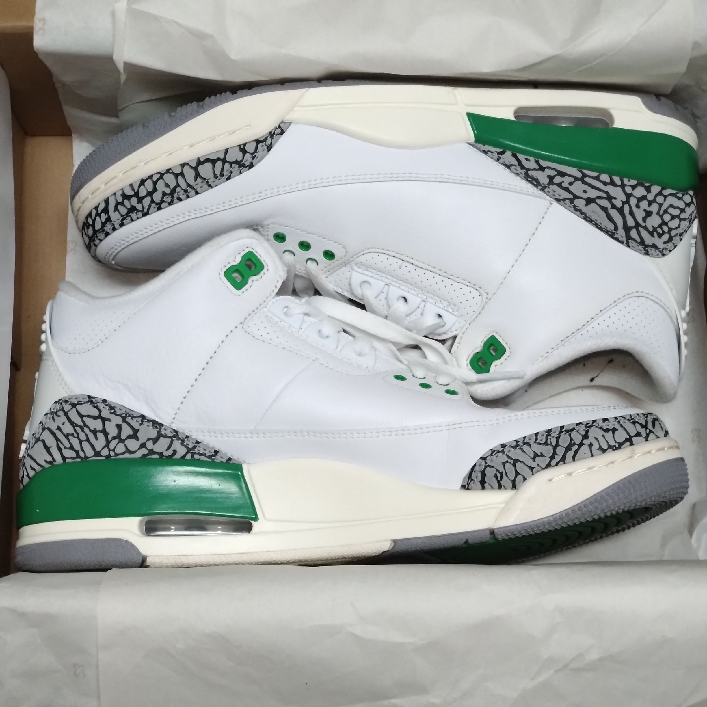 Nike Women's Air Jordan 3 Retro "Lucky Green"