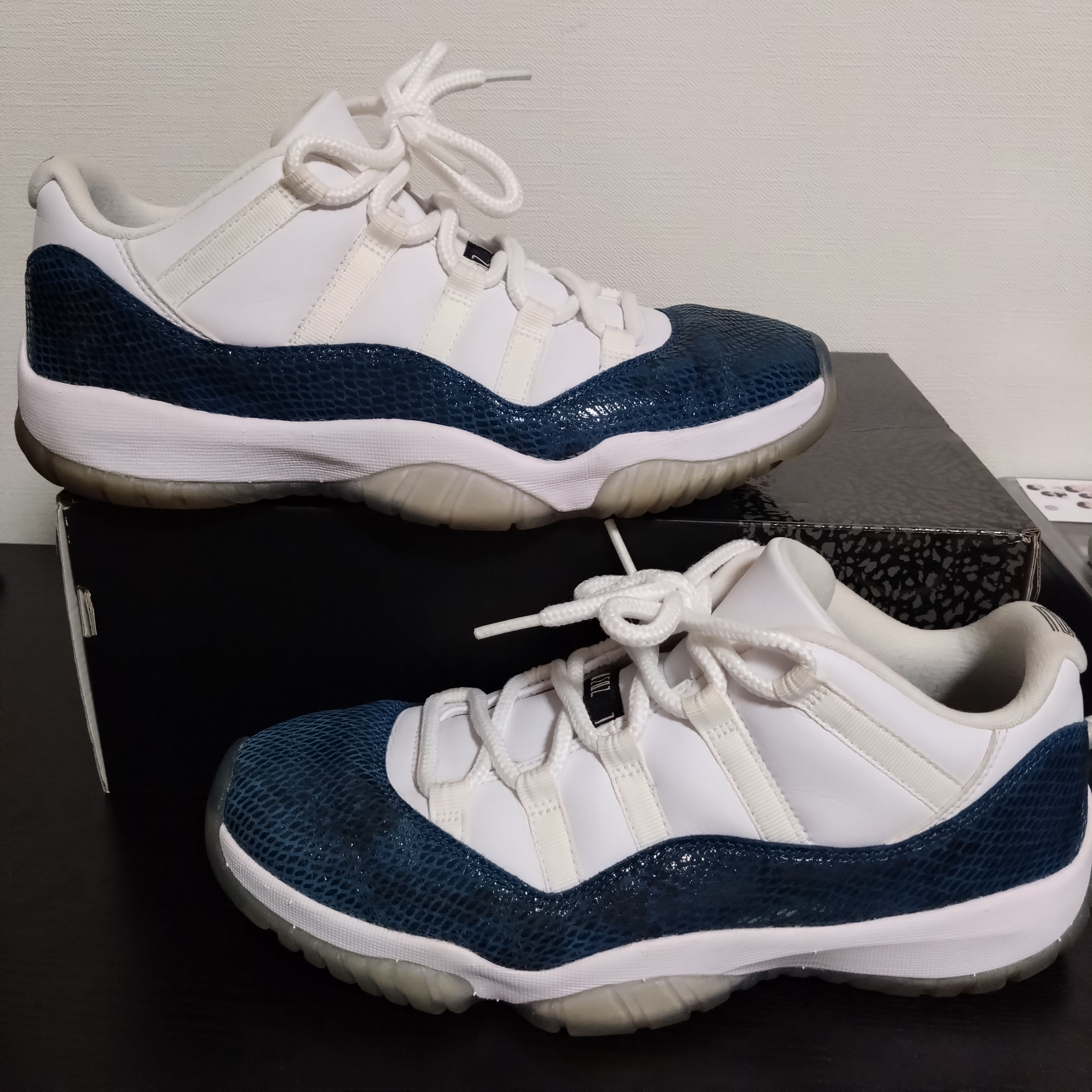 AIR JORDAN 11 LOW "SNAKESKIN"