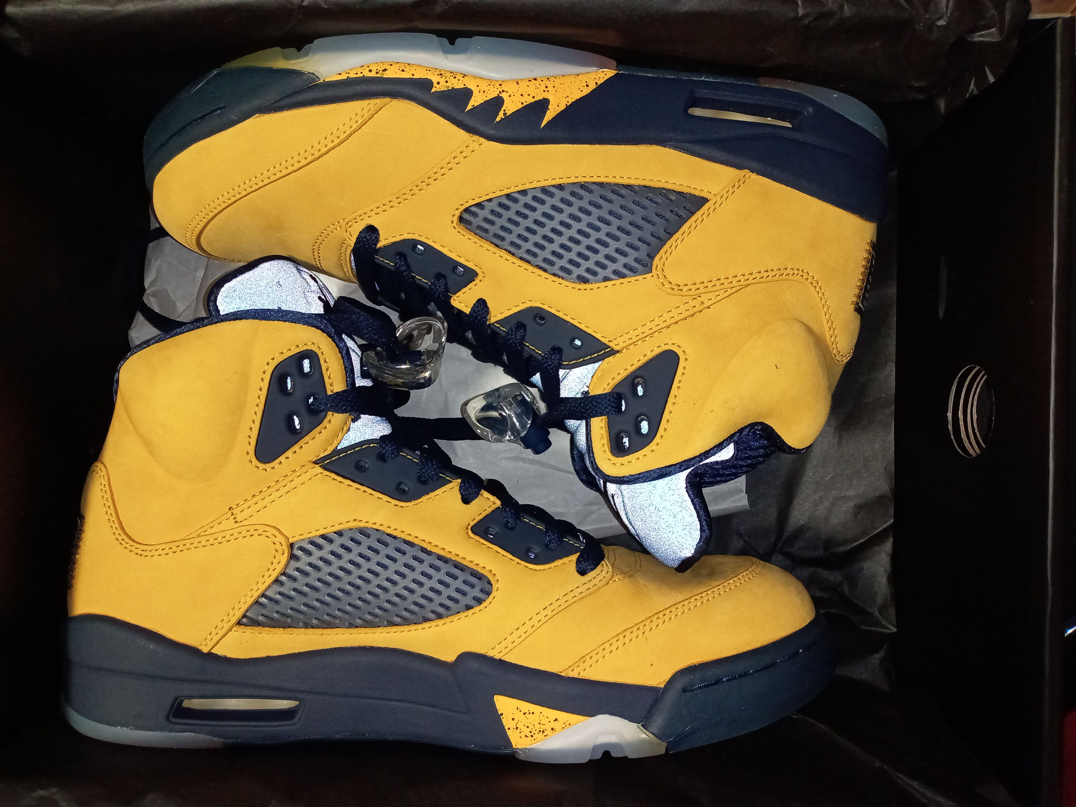 NIKE AIR JORDAN 5 "MICHIGAN"