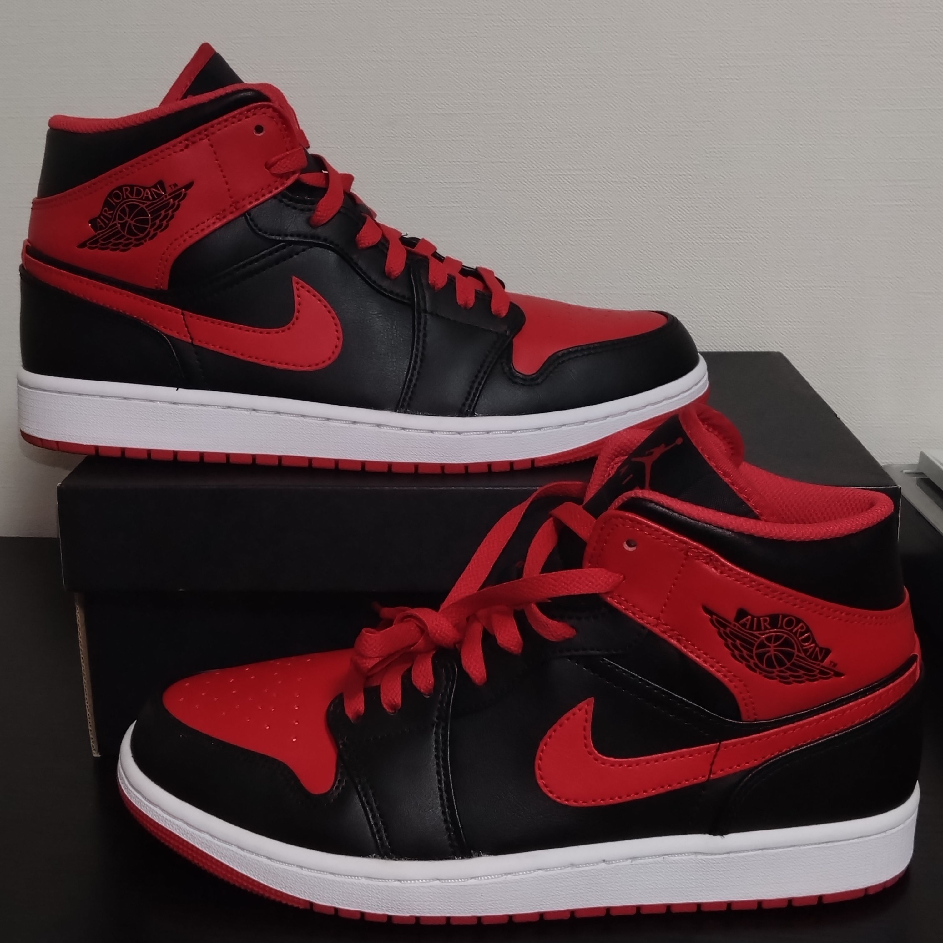 Nike Air Jordan 1 Mid "Bred Toe"