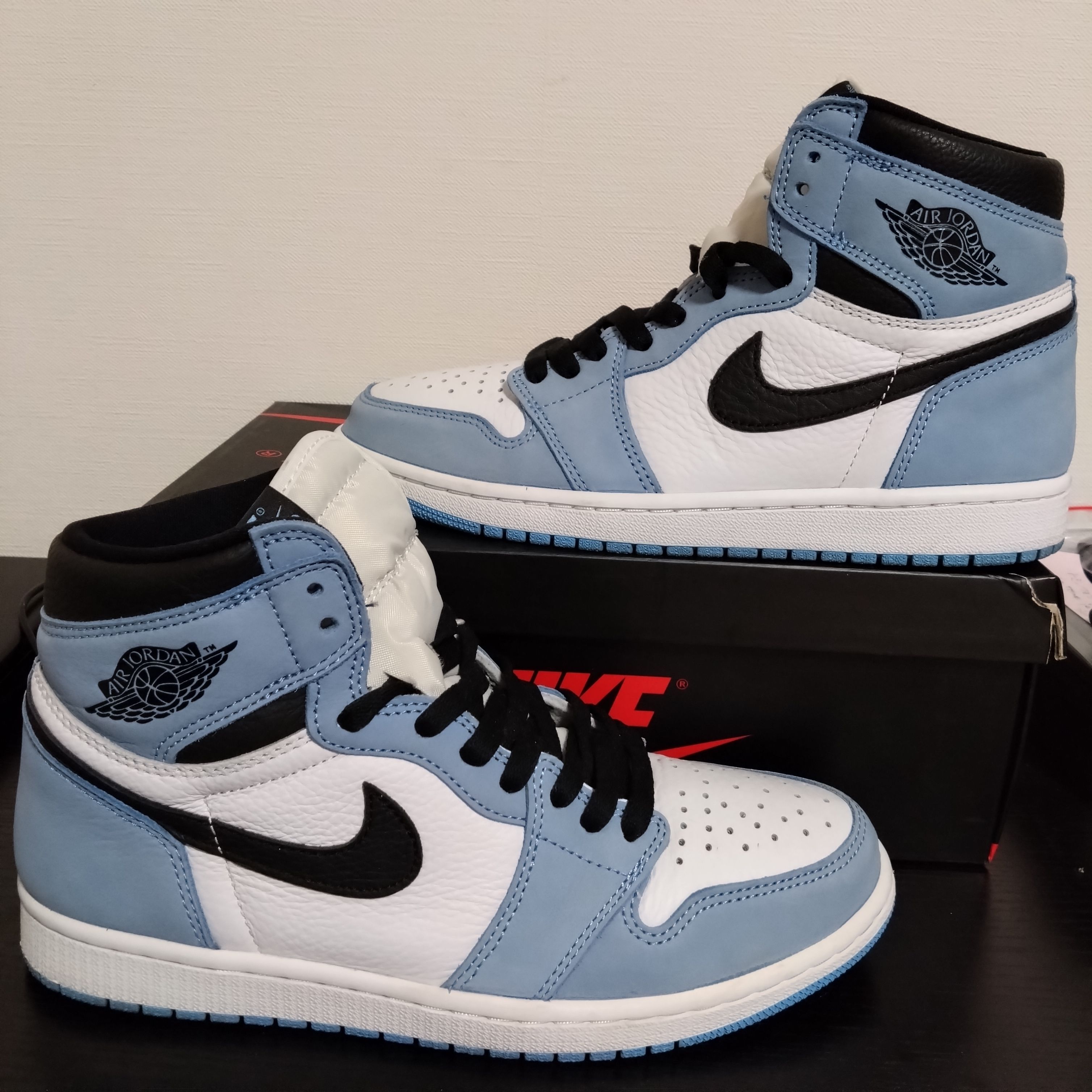 Nike Air Jordan 1 High OG "University Blue"