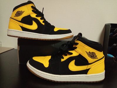 Nike Air Jordan 1 Retro Mid "New Love" (2017)