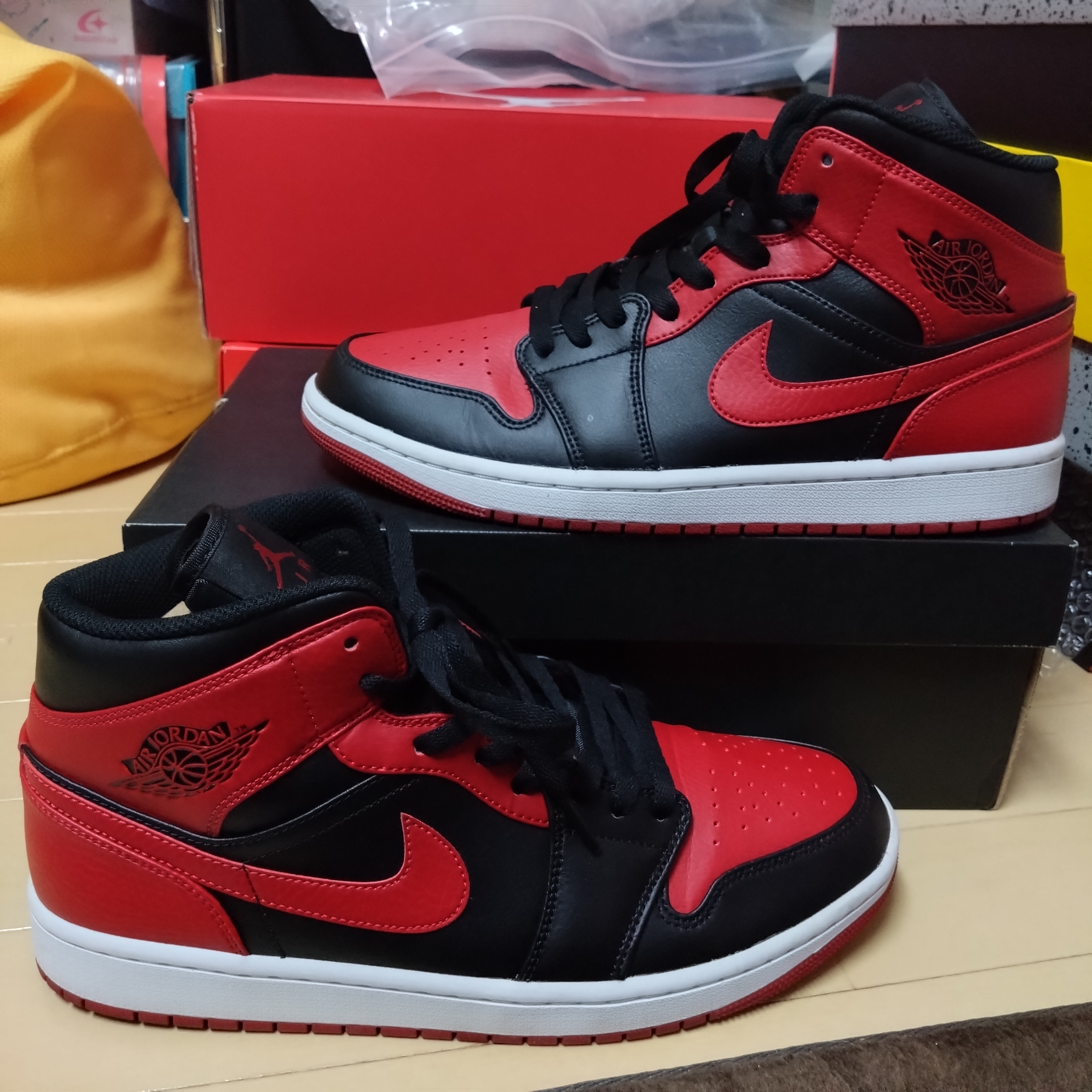 Nike Air Jordan 1 Mid "Bred"