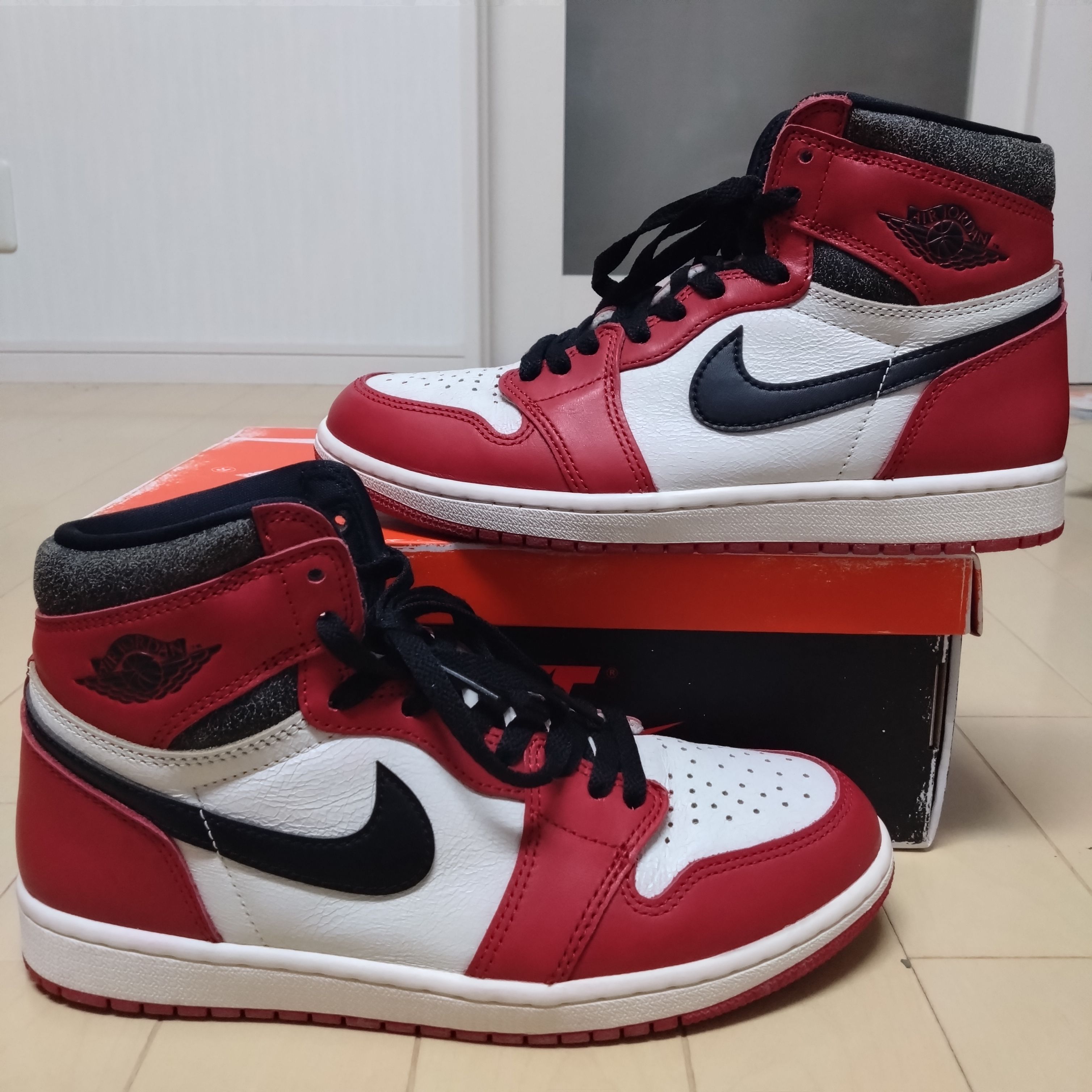 Nike Air Jordan 1 High OG "Lost & Found/Chicago"
