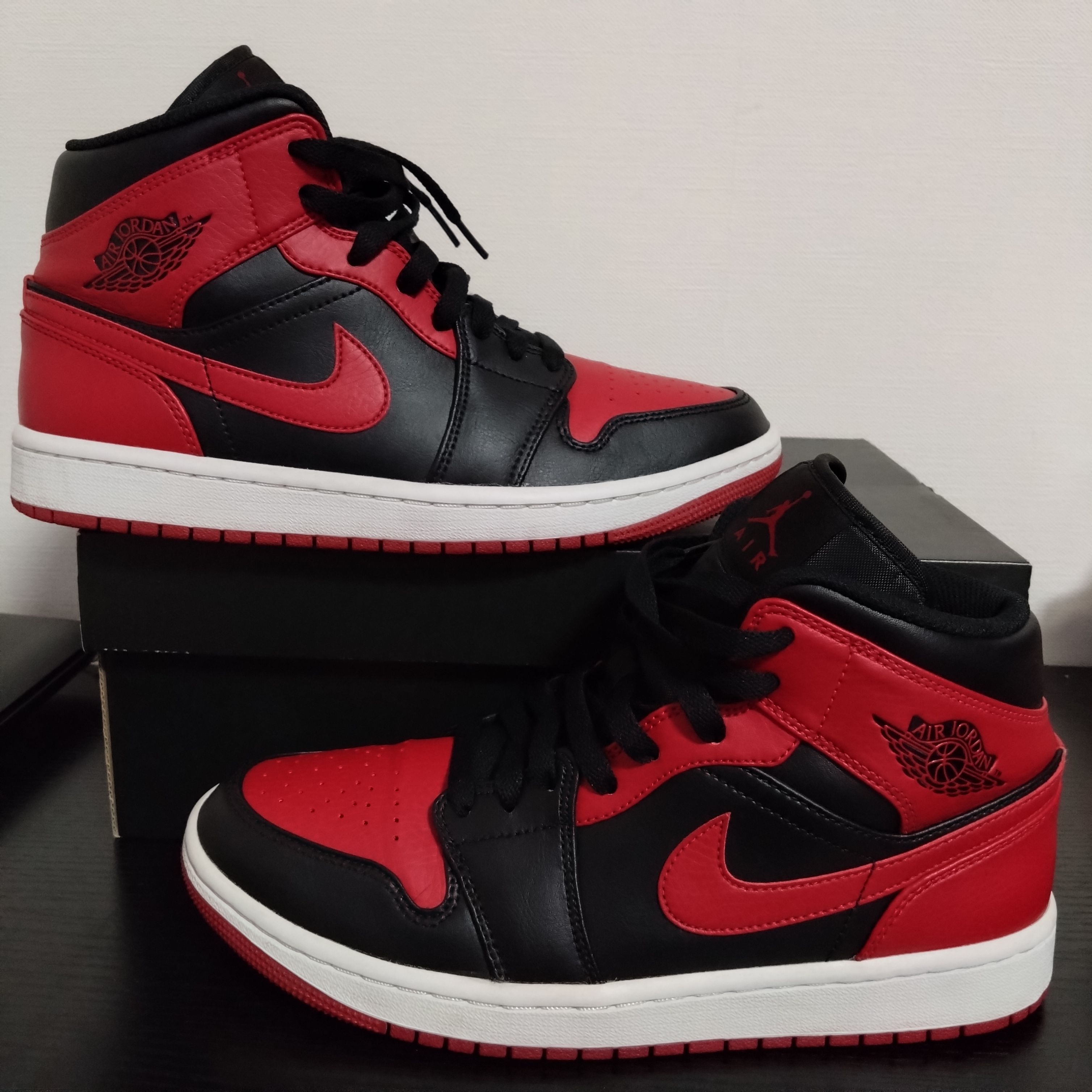 Nike Air Jordan 1 Mid "Bred"