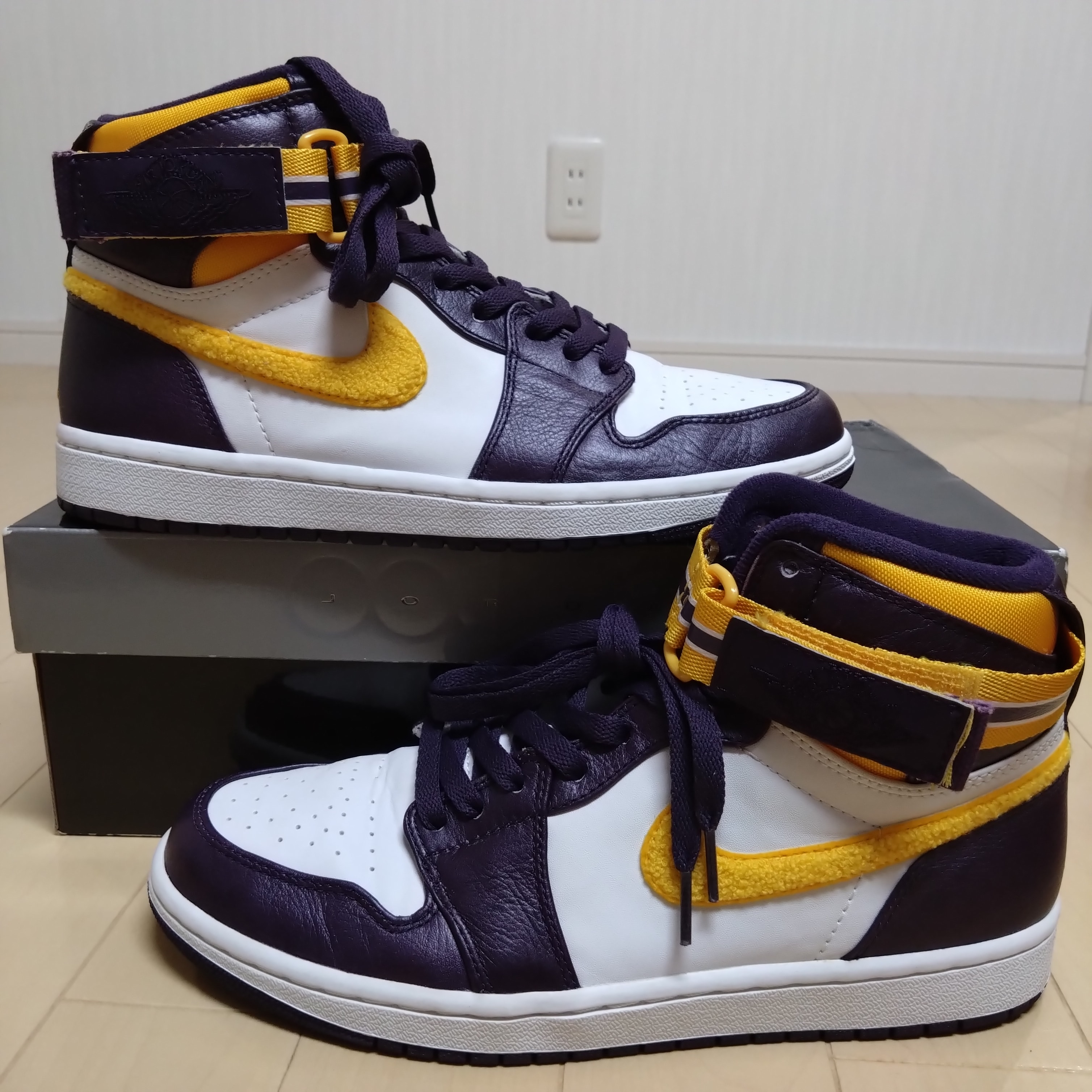 Nike Air Jordan 1 Retro High Strap "Grand Purple/Varsity Maize"