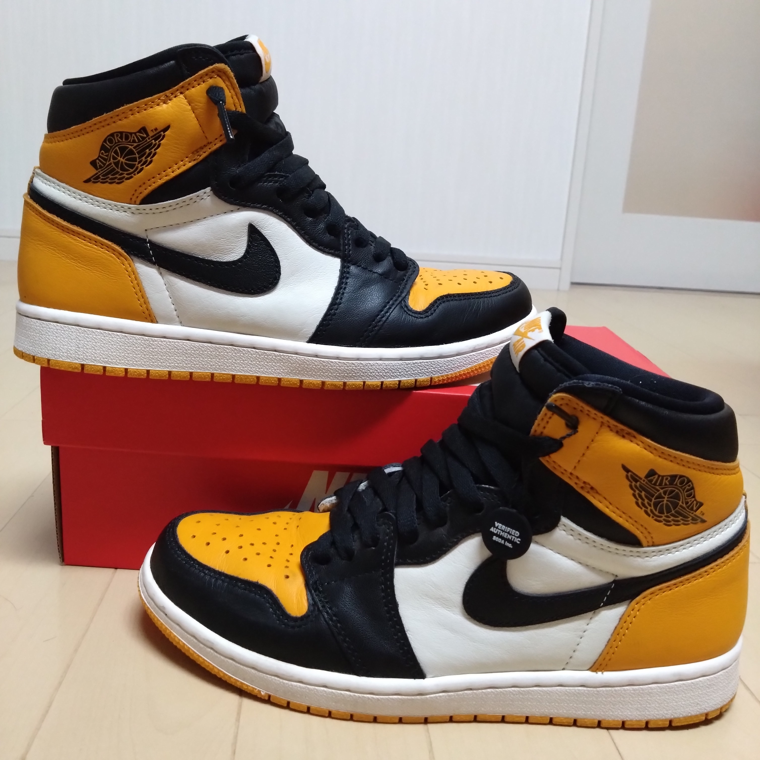 Nike Air Jordan 1 Retro High OG "Taxi"