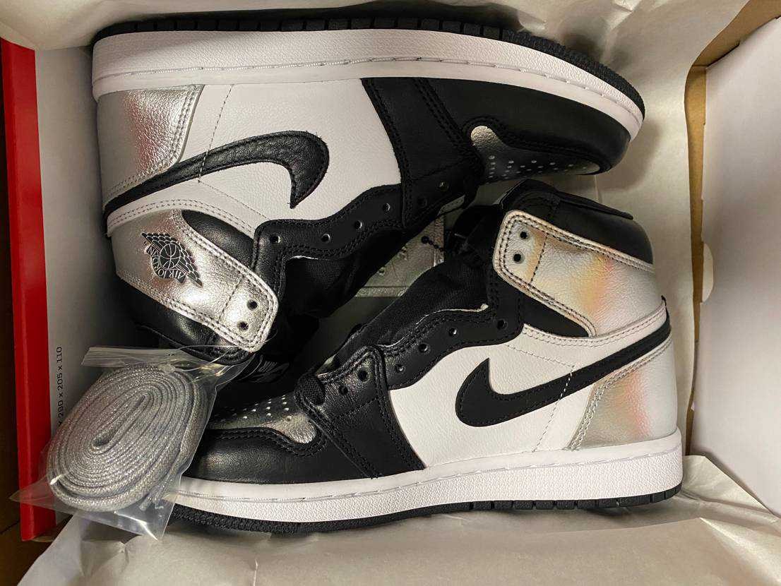 Nike Women's Air Jordan 1 Retro High OG "Silver Toe"