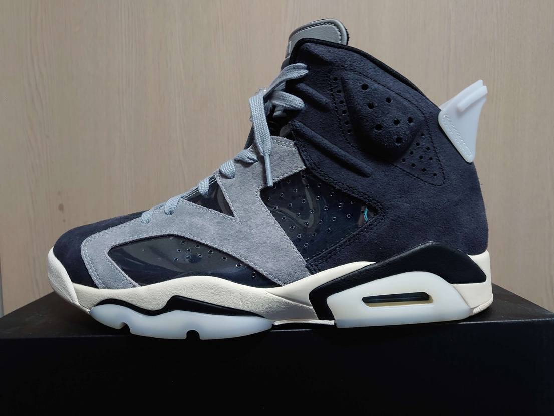 NIike Women's Air Jordan 6 "Smoke Grey"