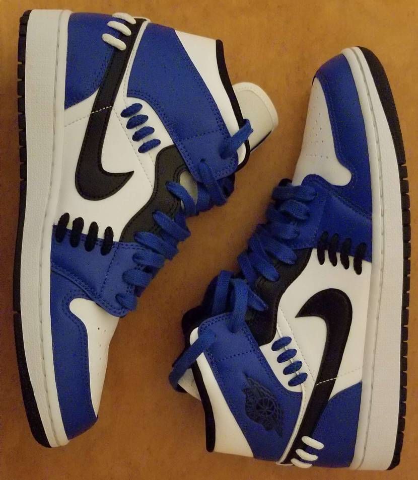 Nike Women's Air Jordan 1 Mid "Sister Hood"    