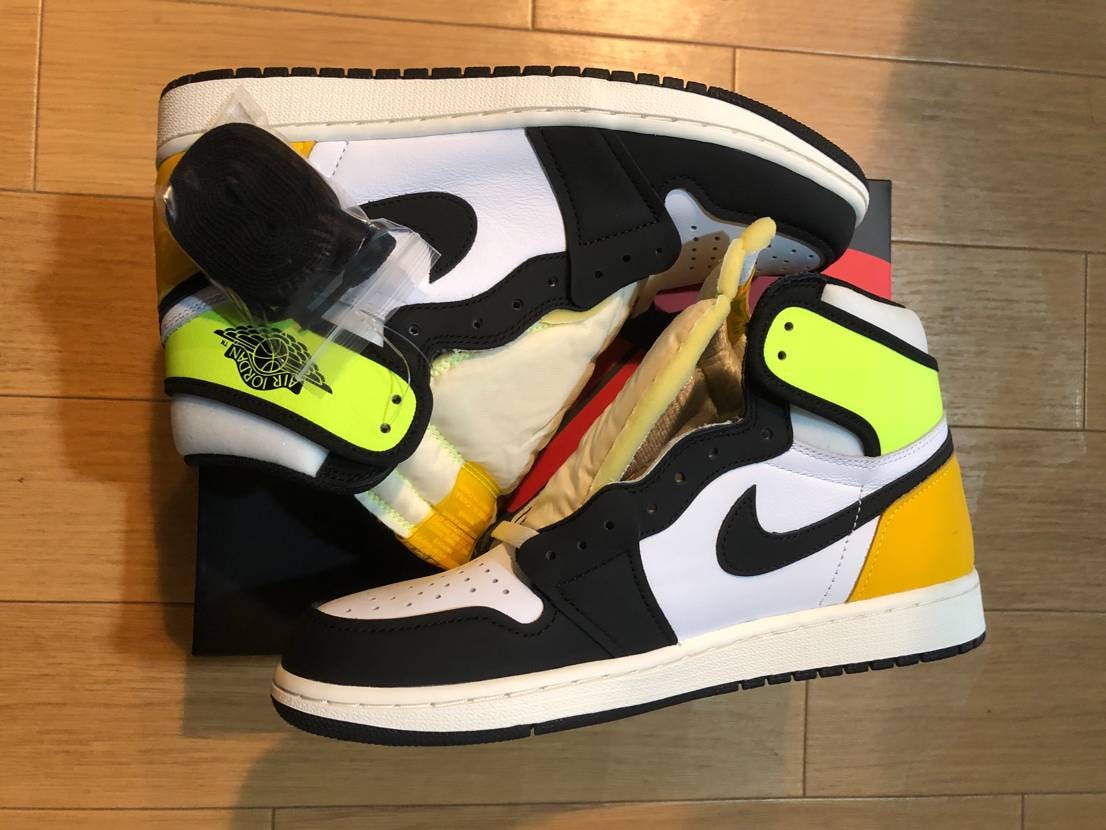 Nike Air Jordan 1 High OG "Volt Gold"