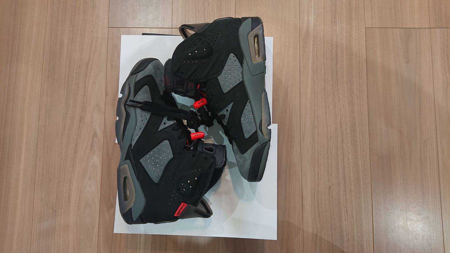 NIKE × PARIS SAINT GERMAIN AIR JORDAN 6 RETRO INFRARED