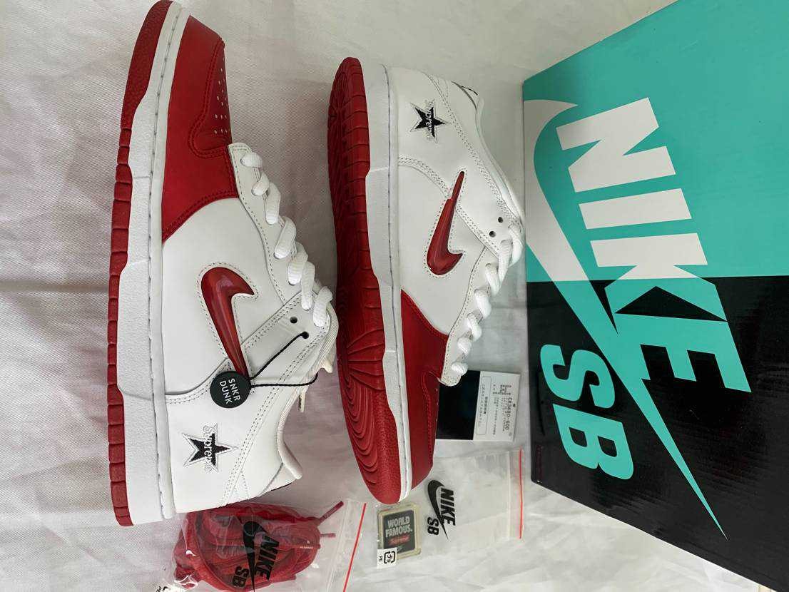 Supreme × Nike Dunk Low "Varsity Red/White"