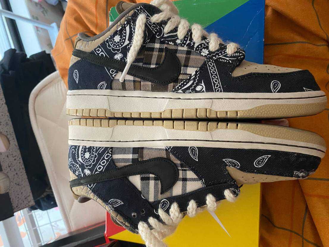 Travis Scott × Nike SB Dunk Low "Black/Parachute Beige"