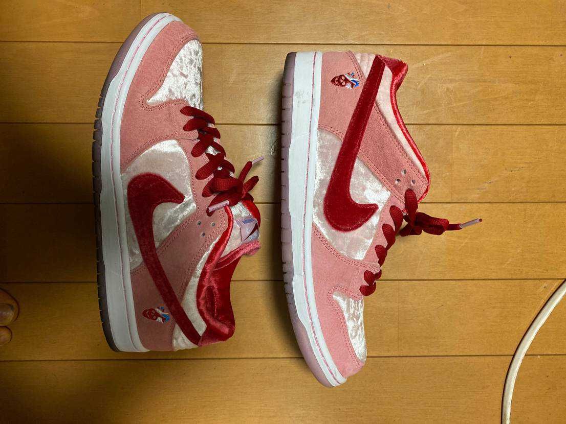 Strangelove × Nike SB Dunk Low "Valentine’s Day"