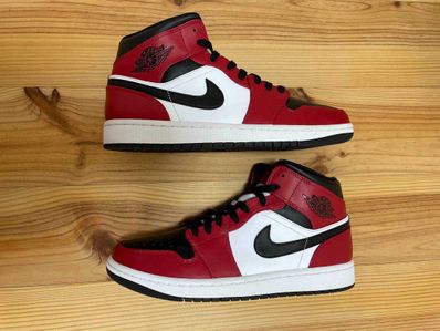 Nike Air Jordan 1 Mid "Chicago Black Toe"