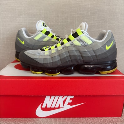 Nike Air Vapormax 95 "Neon"