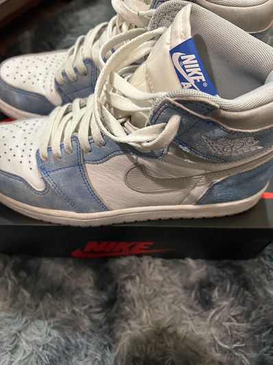 Nike Air Jordan 1 High OG "Hyper Royal"