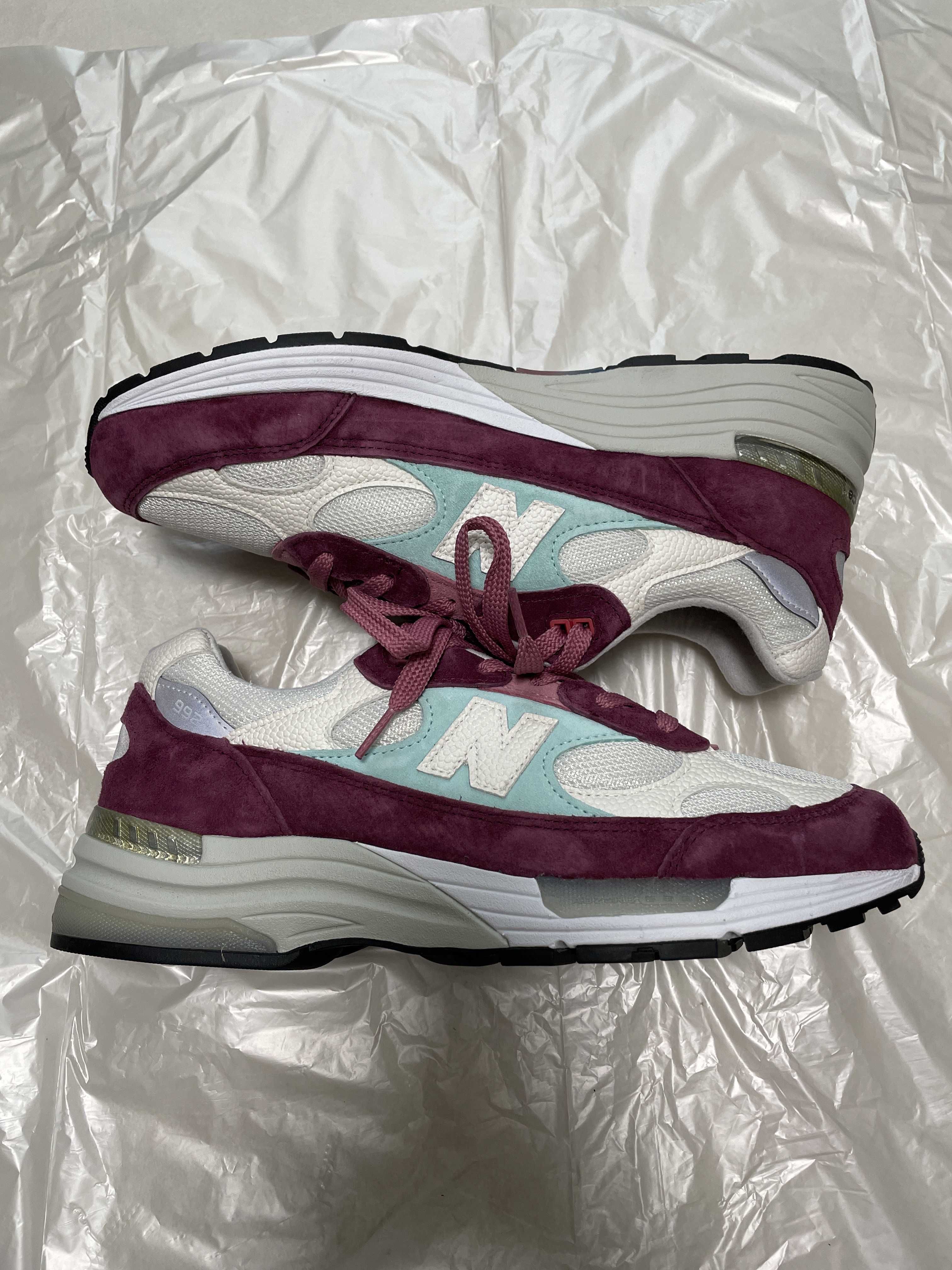 KITH × New Balance 992 Kithmas "Burgundy/White"