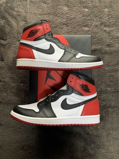 Nike Air Jordan 1 Retro High OG "Black Toe"(2016)