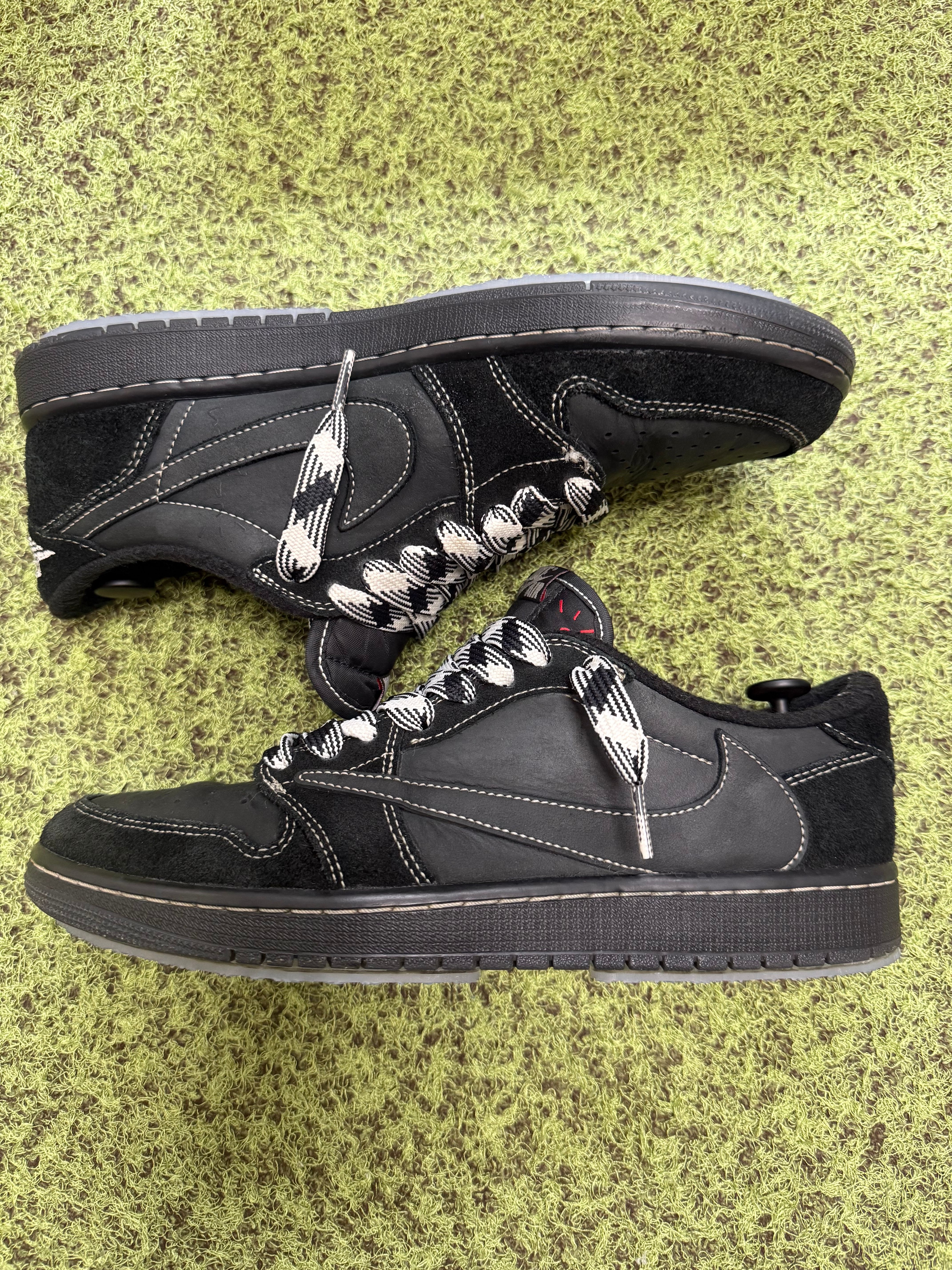 Travis Scott × Nike Air Jordan 1 Low OG SP "Black Phantom"