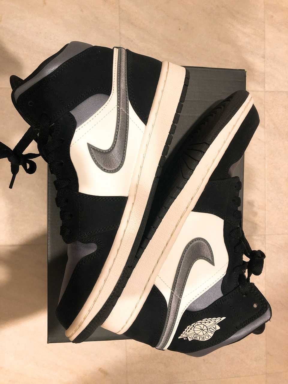 NIKE AIR JORDAN 1 MID SE "WHITE/BLACK/SATIN BLUE"