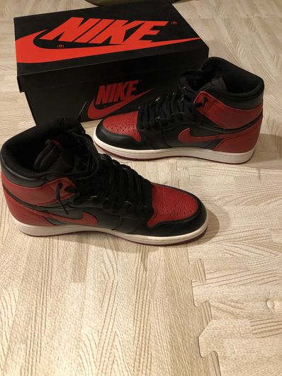 Nike Air Jordan 1 Retro High OG "Bred/Banned" (2016)