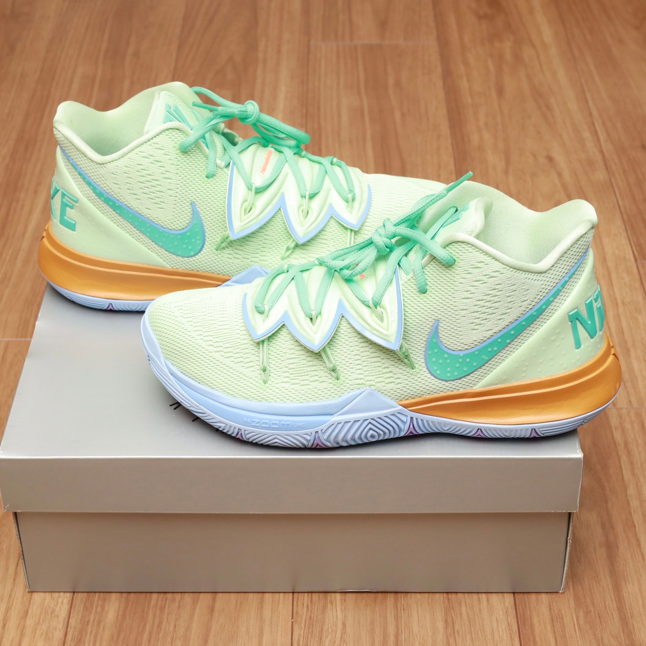 取り扱い不可:NIKE KYRIE 5 EP SPONGEBOB COLLECTION SQUIDWARD TENTACLES