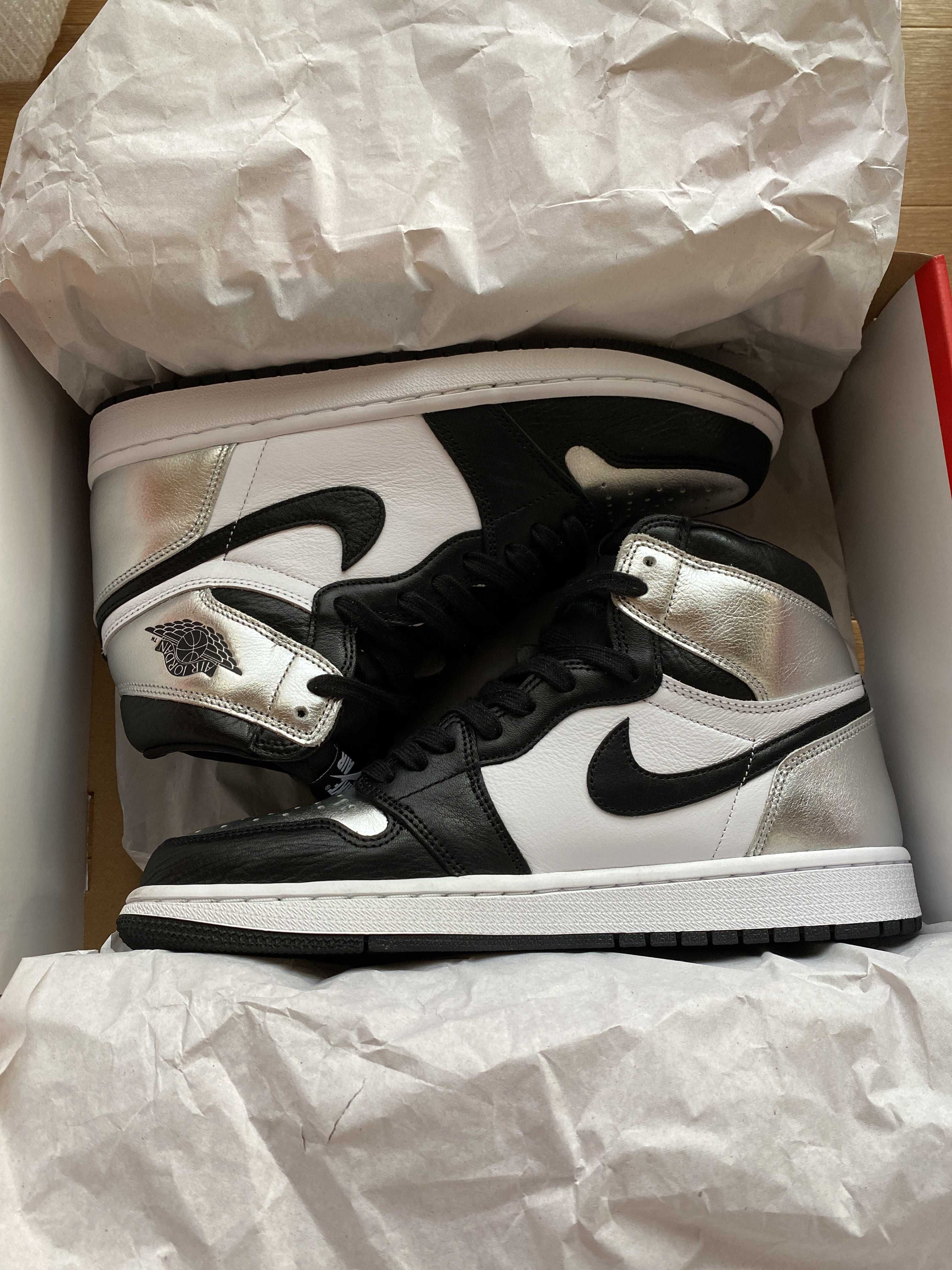 Nike Women's Air Jordan 1 Retro High OG "Silver Toe"