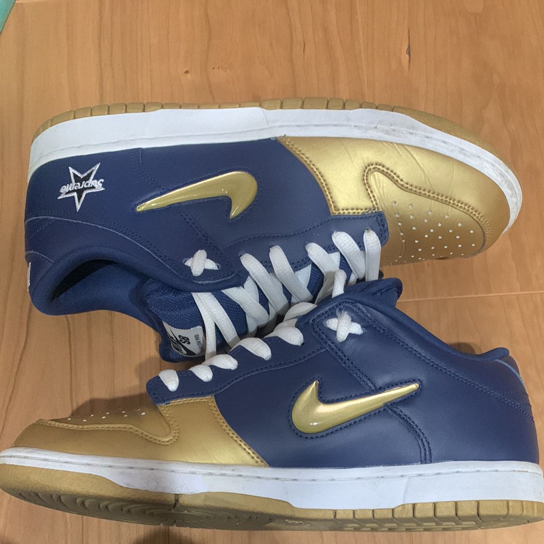 Supreme × Nike SB Dunk Low OG QS "Metallic Gold/Navy"