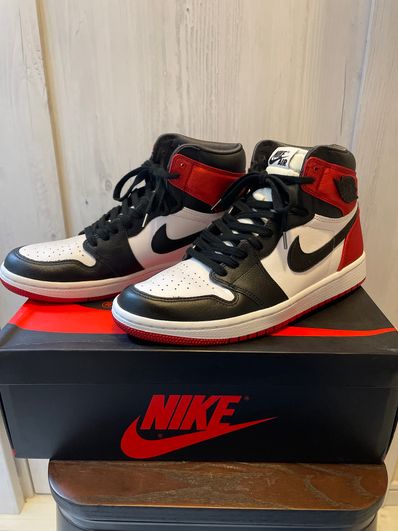 Nike Women's Air Jordan 1 Retro High "Satin Black Toe"