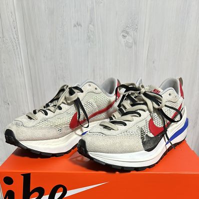 sacai × Nike Vapor Waffle "Royal Fuchsia"