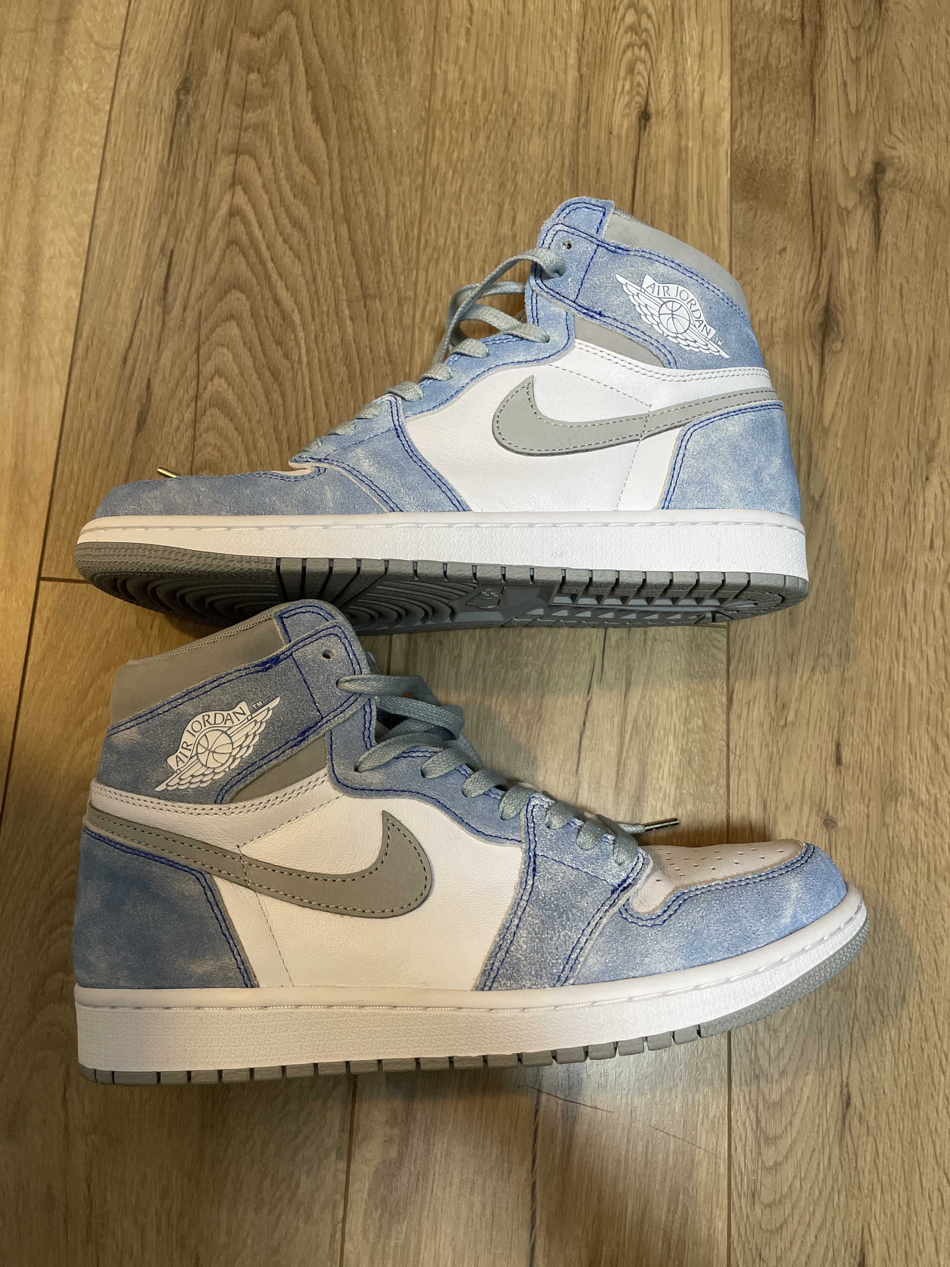 Nike Air Jordan 1 High OG "Hyper Royal"