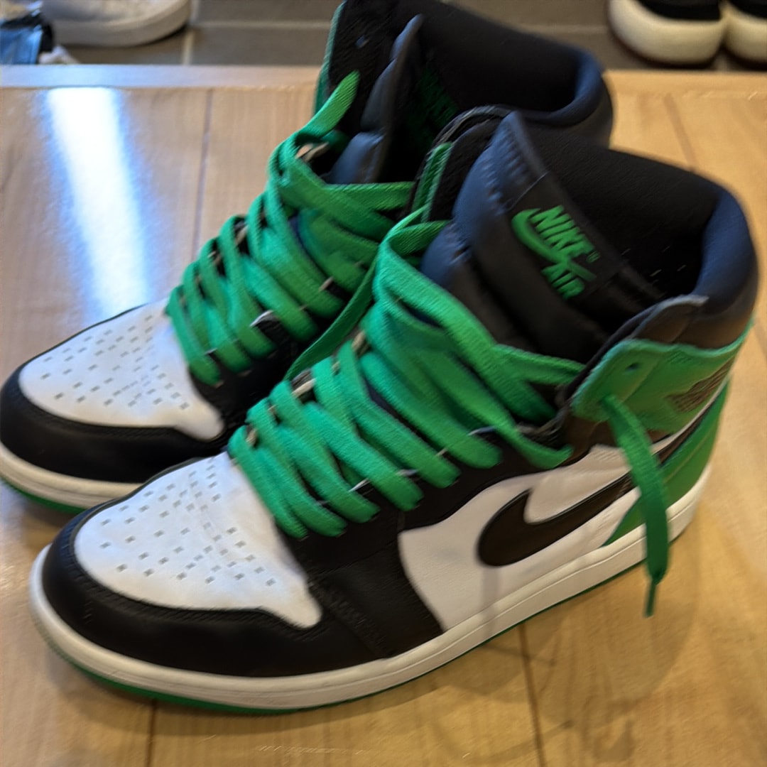Nike Air Jordan 1 Retro High OG "Celtics/Black and Lucky Green" (2023)