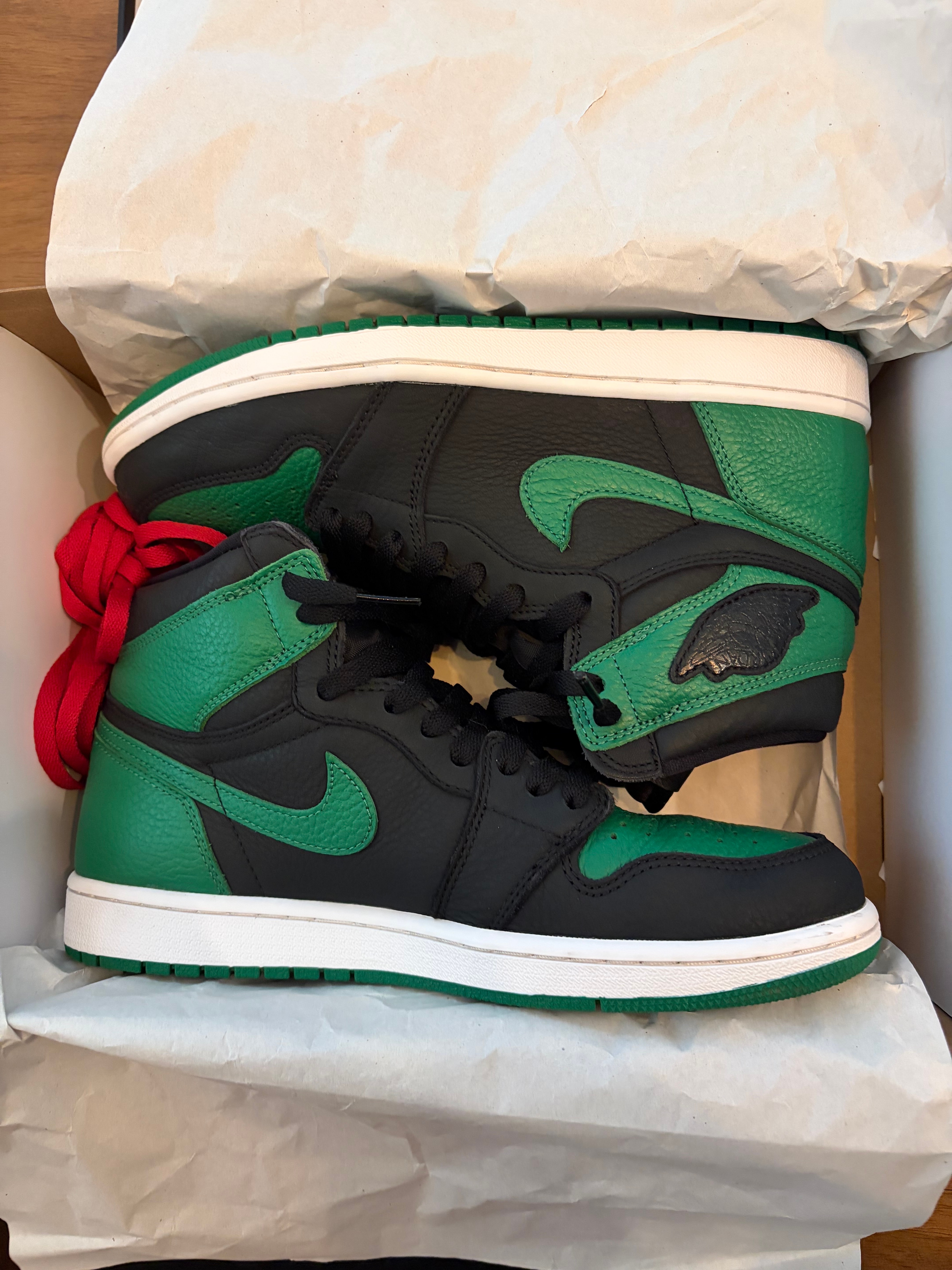 Nike Air Jordan 1 Retro High OG "Black/Pine Green" (2020)      