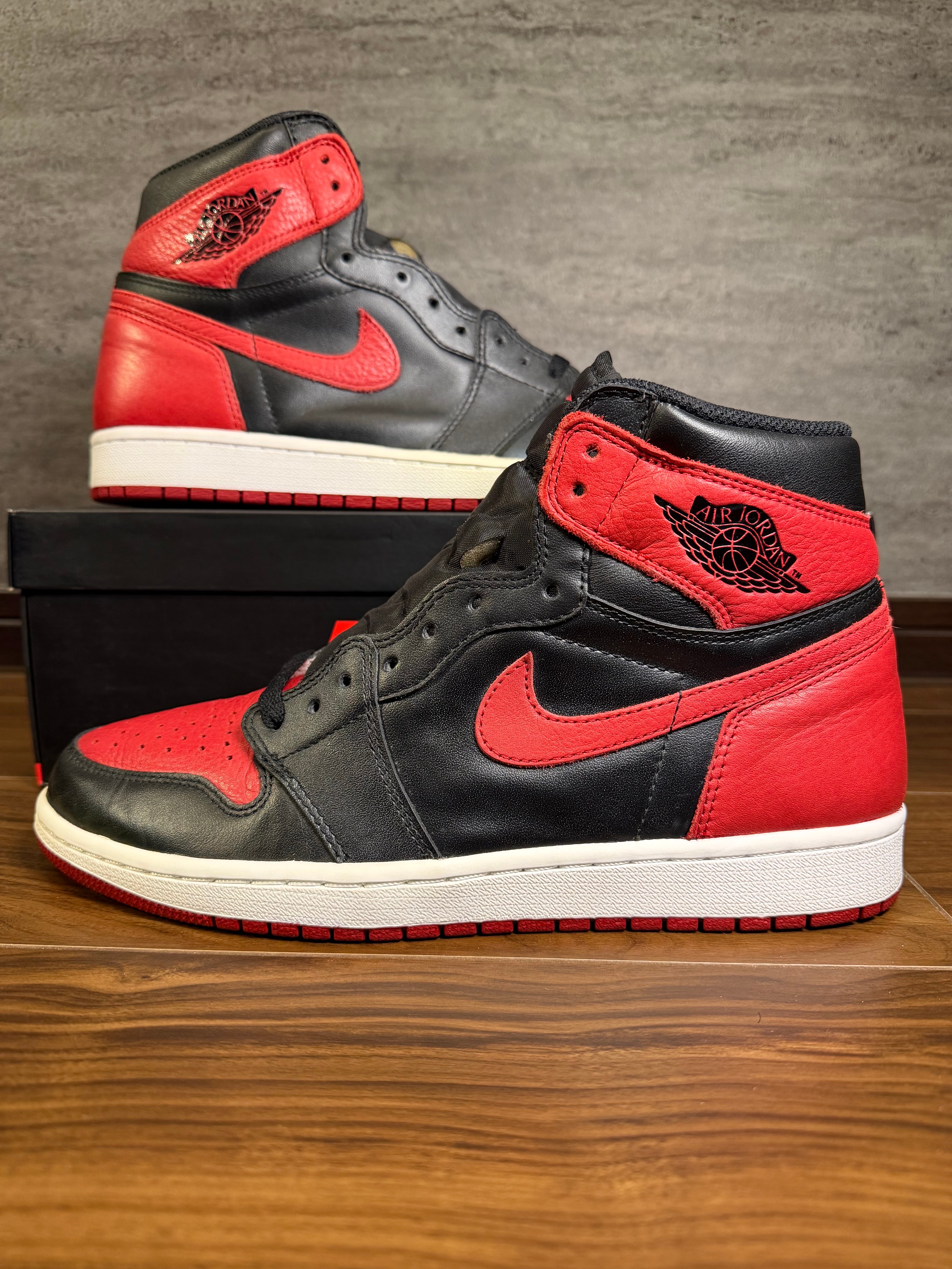 Nike Air Jordan 1 Retro High OG "Bred/Banned"