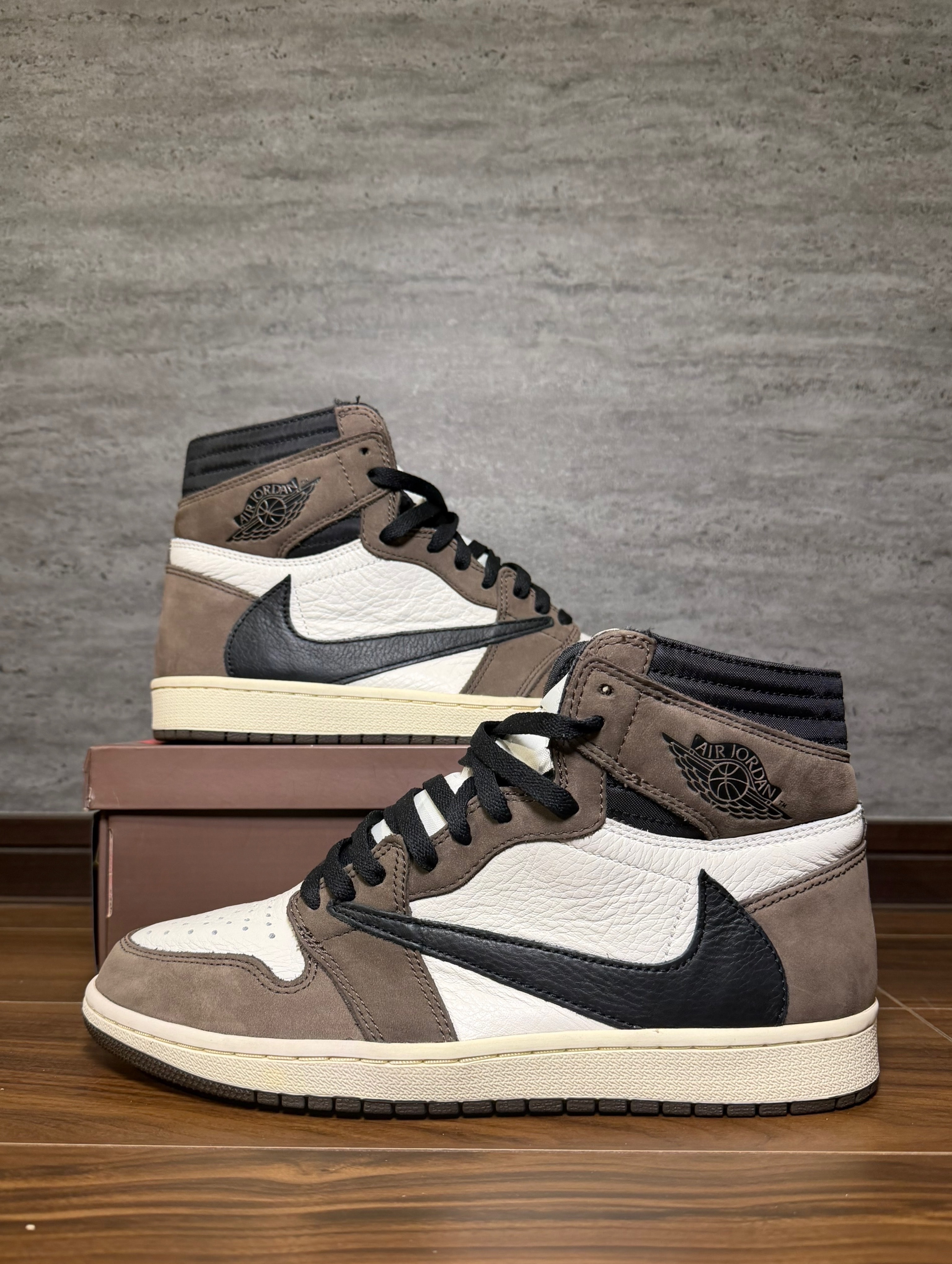 Travis Scott × Nike Air Jordan 1 Retro High OG TS SP "Sail/Dark Mocha"