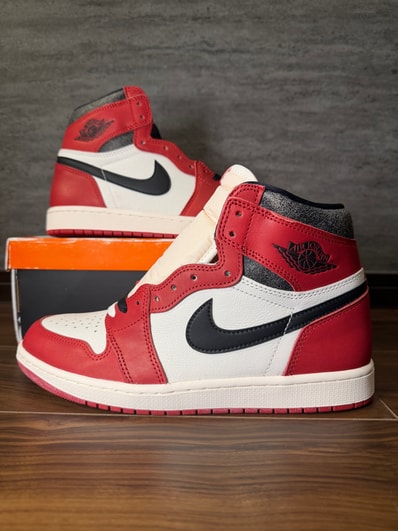 Nike Air Jordan 1 High OG "Lost & Found/Chicago"