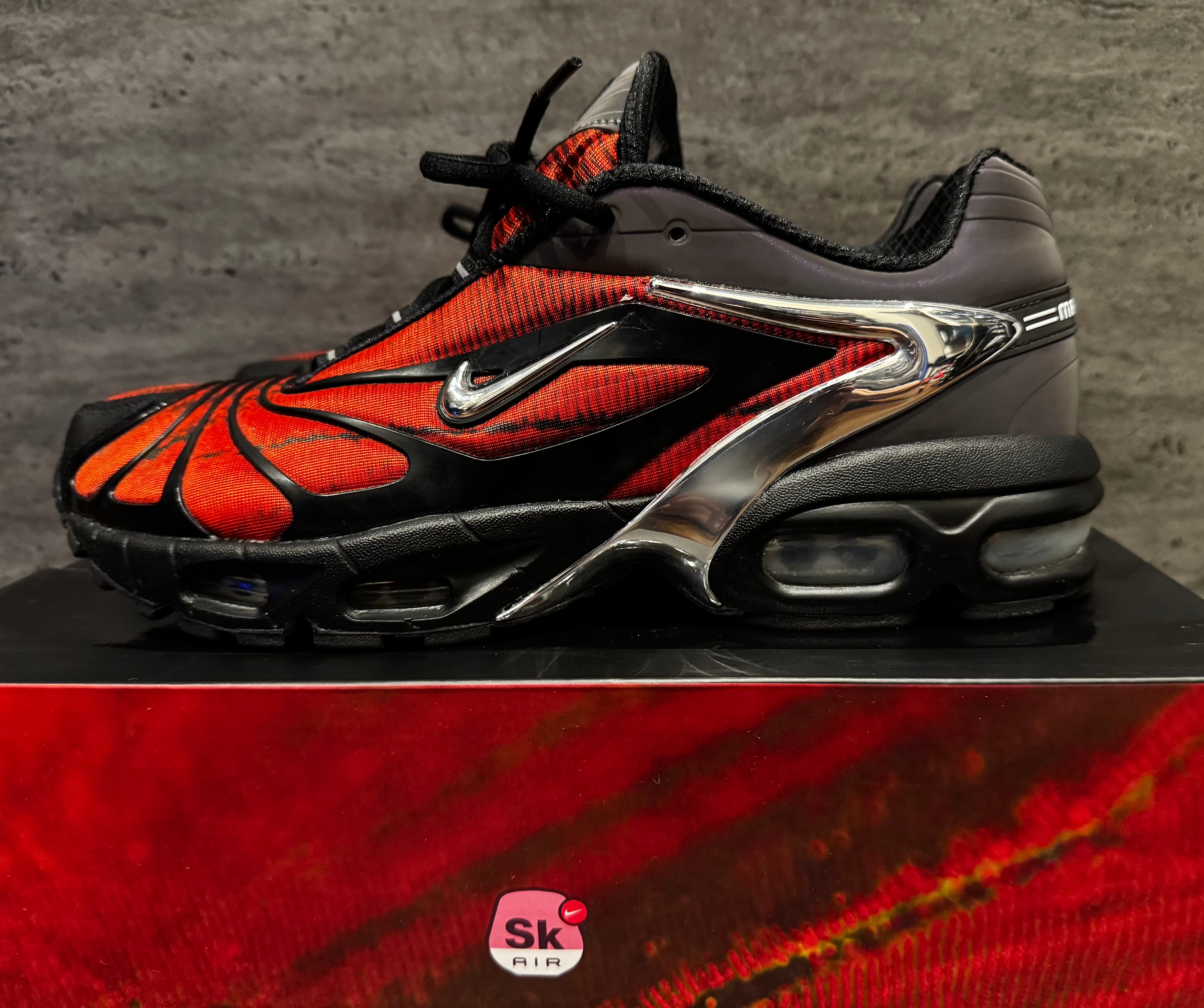 SKEPTA × NIKE AIR MAX TAILWIND V "BLACK/CHROME RED"