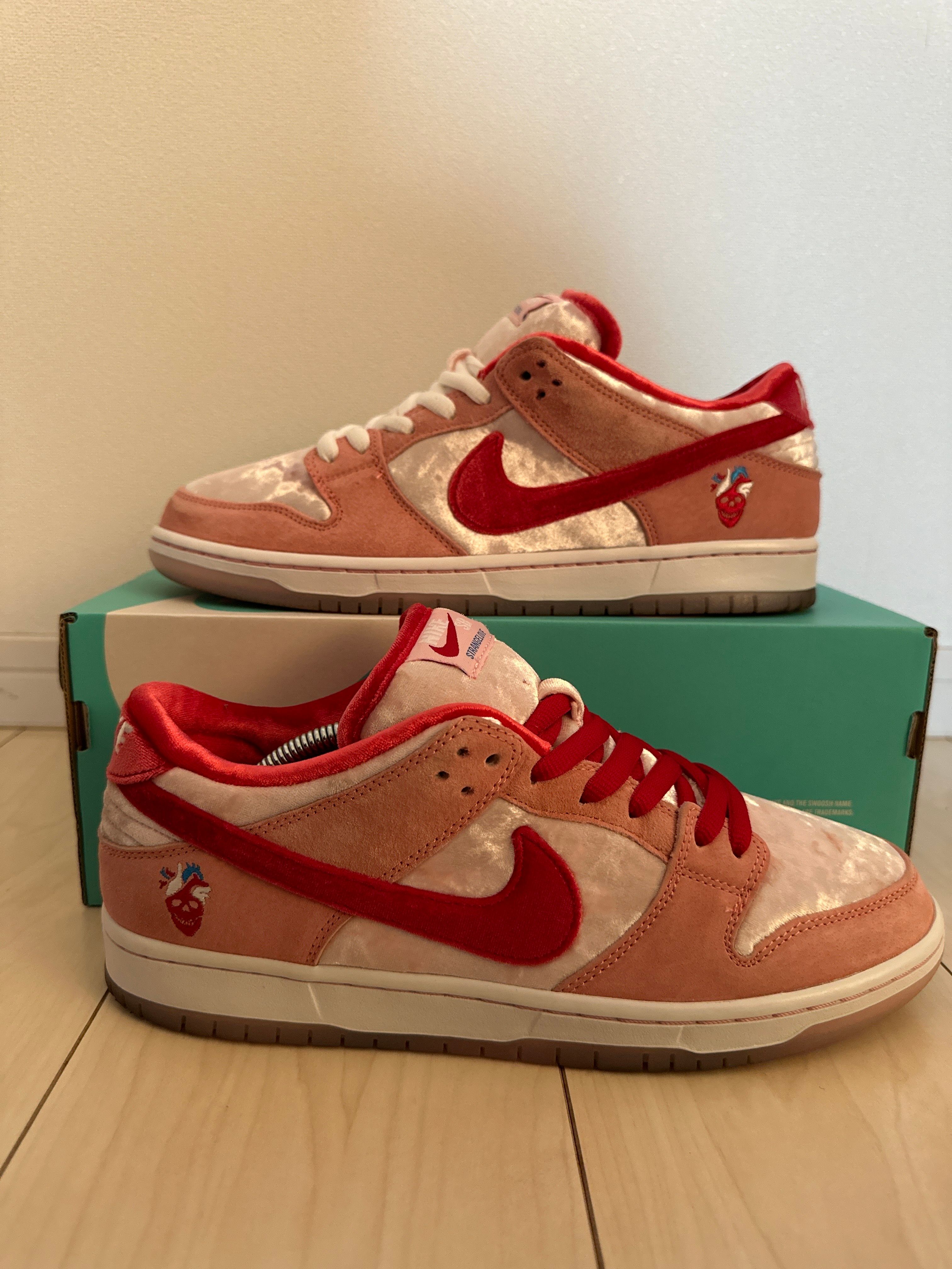 Strangelove × Nike SB Dunk Low "Valentine’s Day"