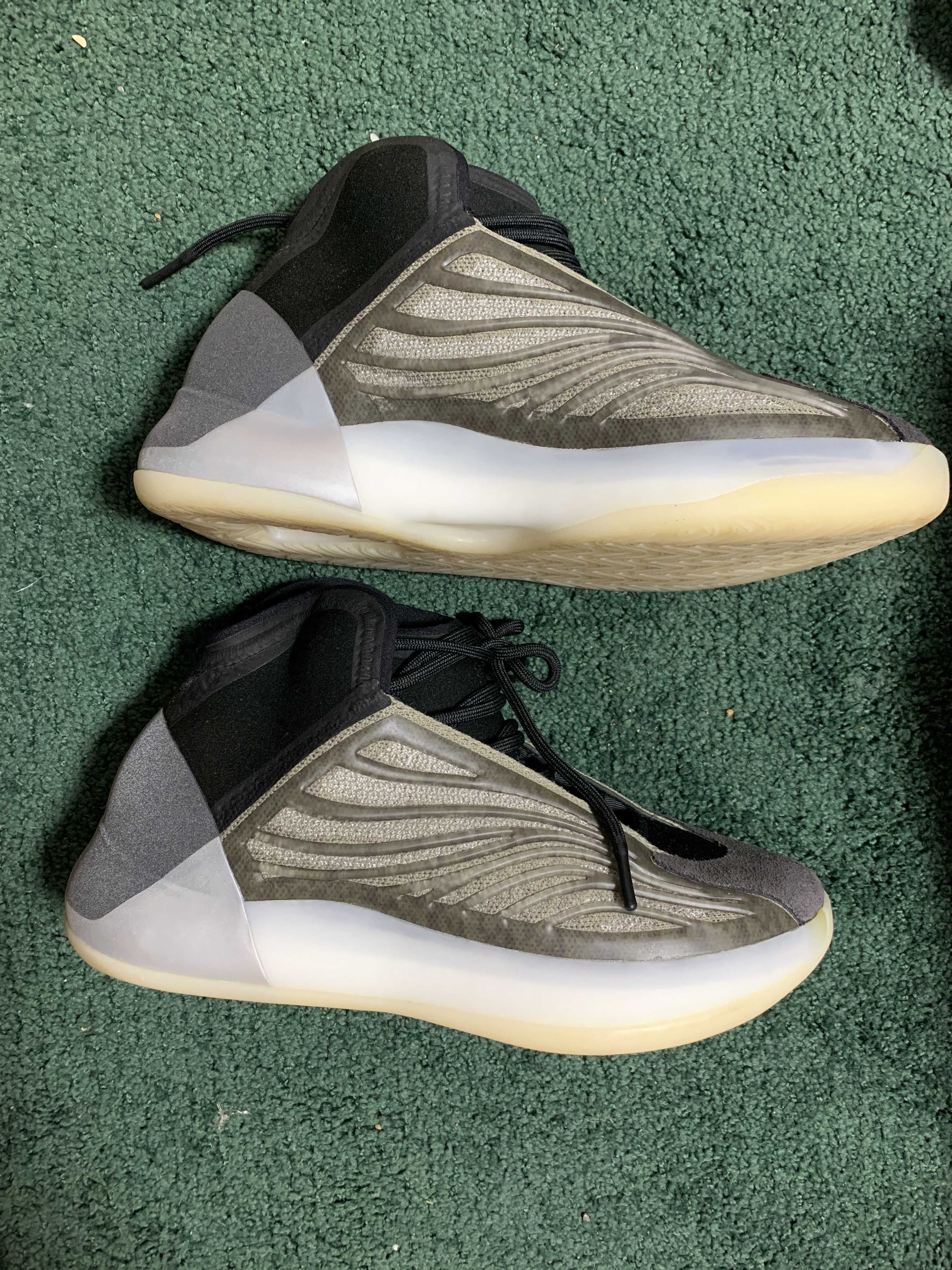 adidas YEEZY Quantum "Barium"