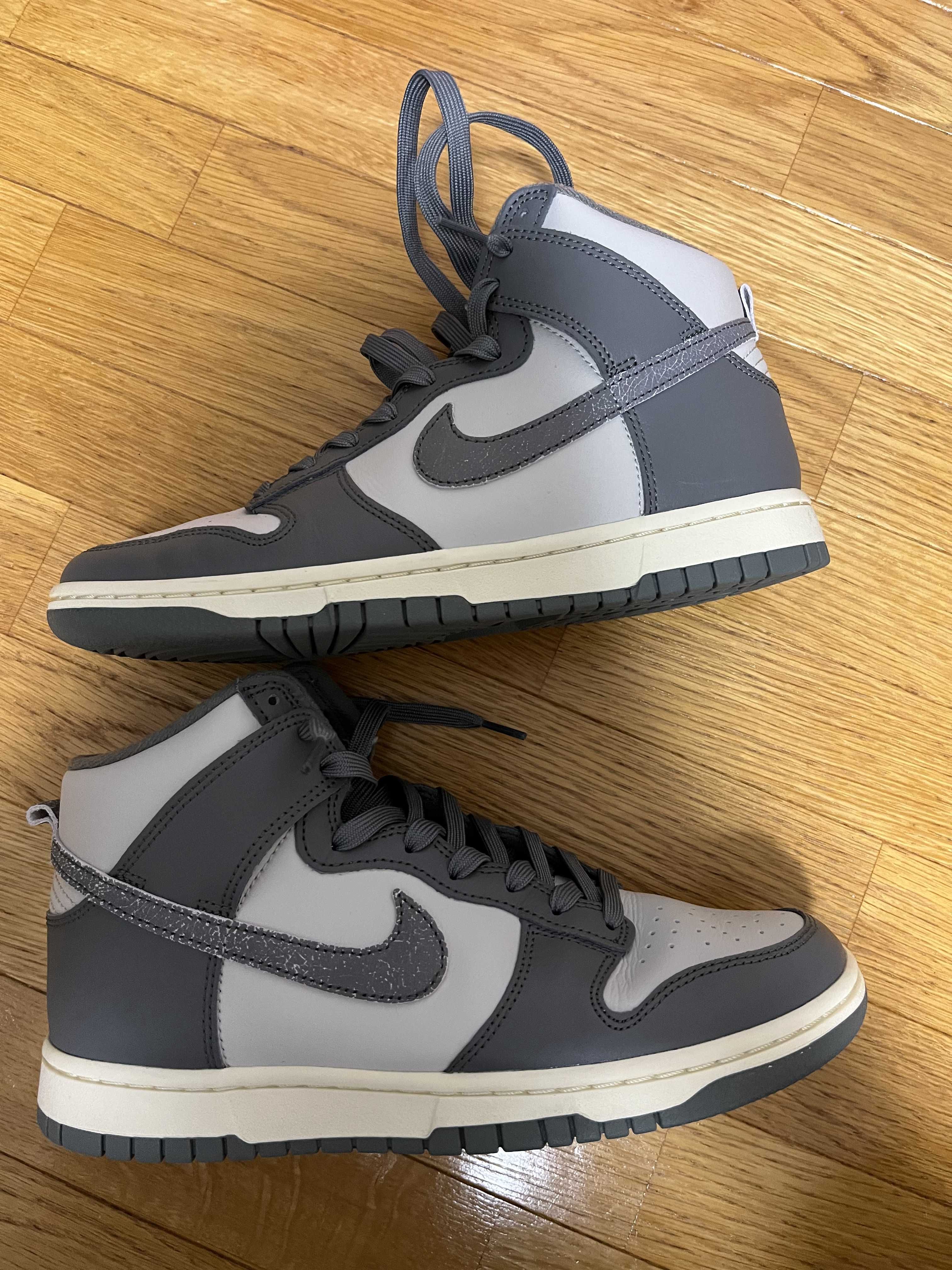 Nike Dunk High Retro SE Vintage "Light Bone and Tumbled Grey"