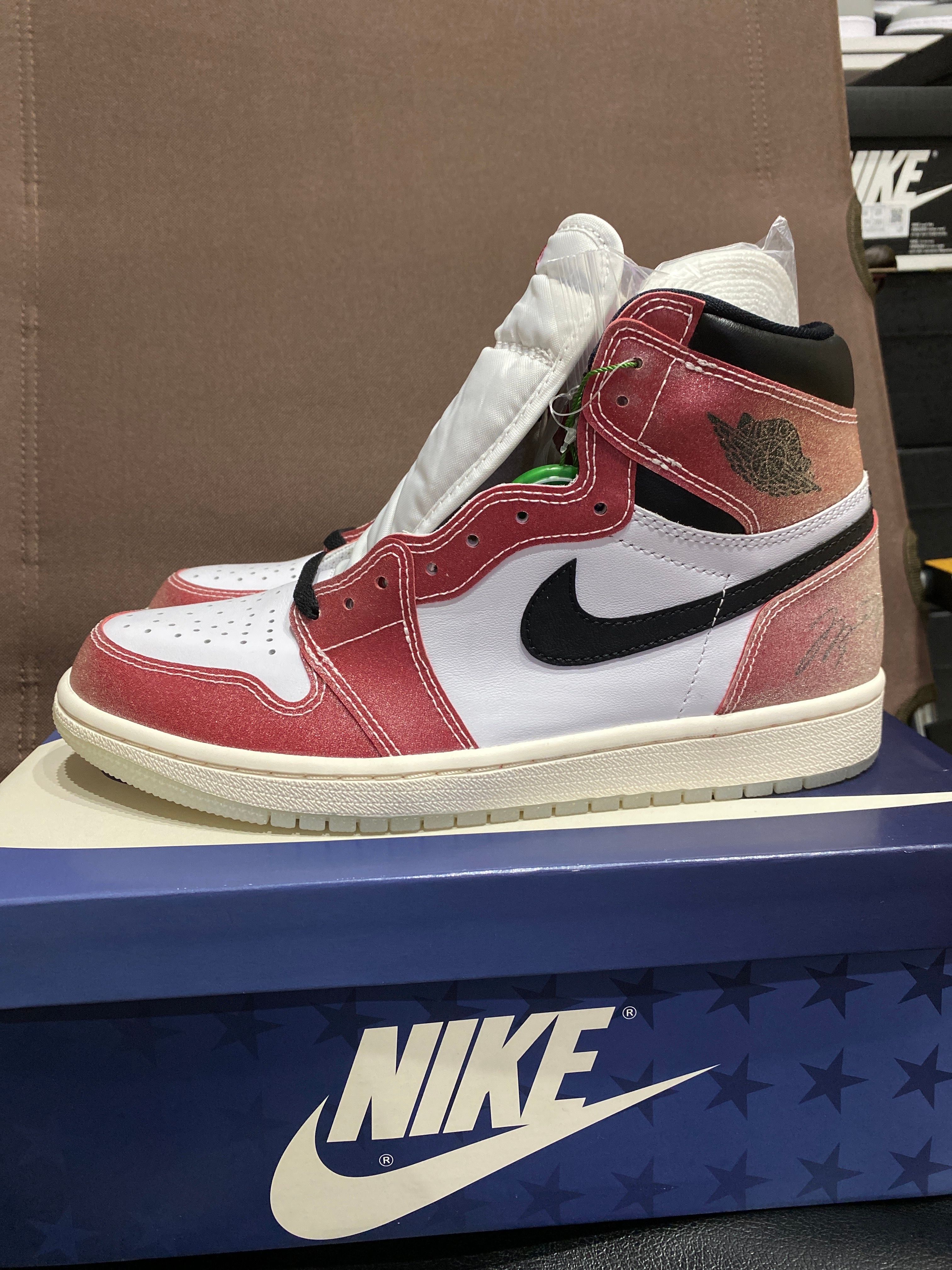 Trophy Room × Nike Air Jordan 1 High OG "Chicago"