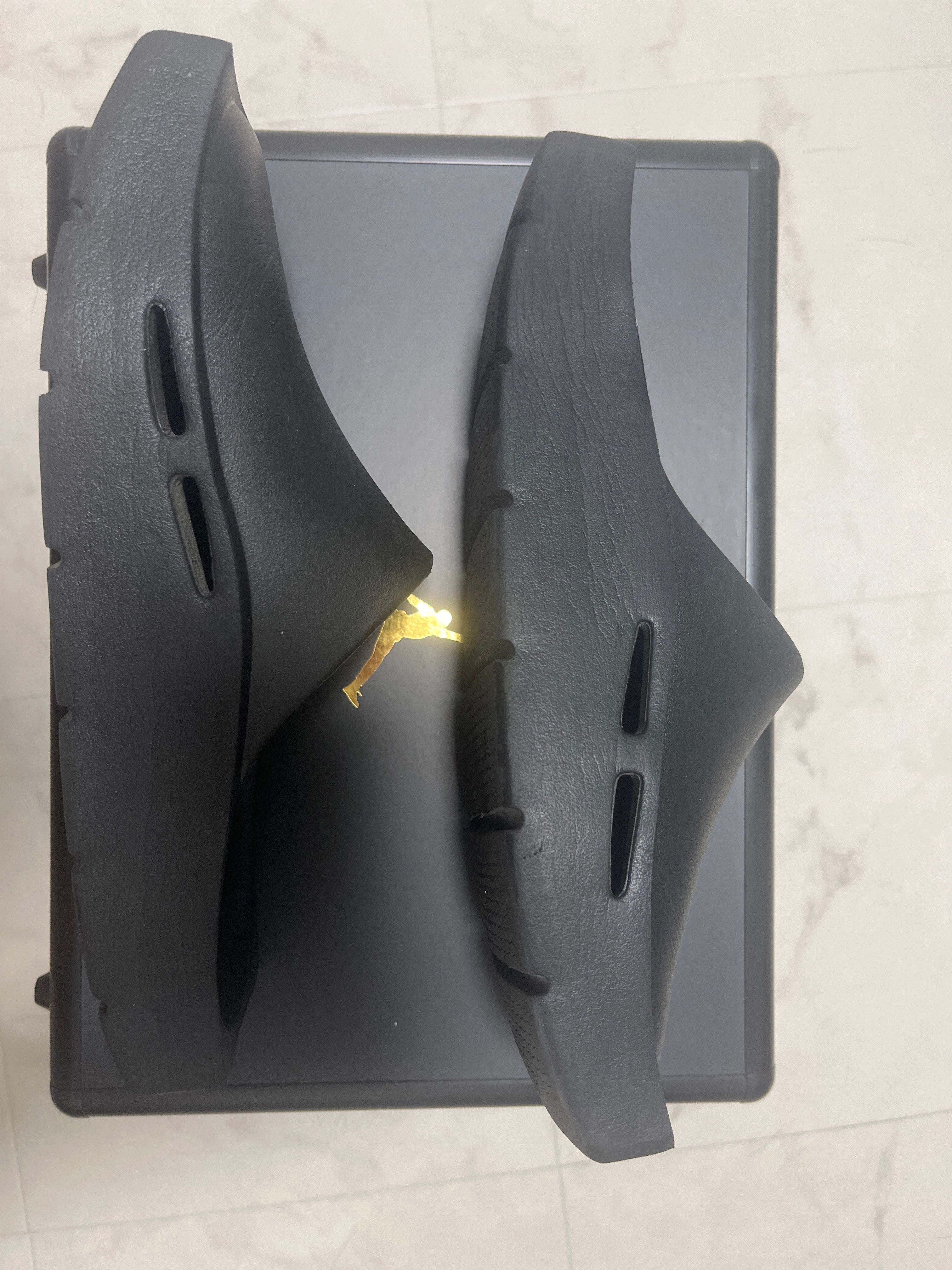 ビリー・アイリッシュ × ナイキ ウィメンズ ジョーダン ヘックス ミュール SP "ブラック"