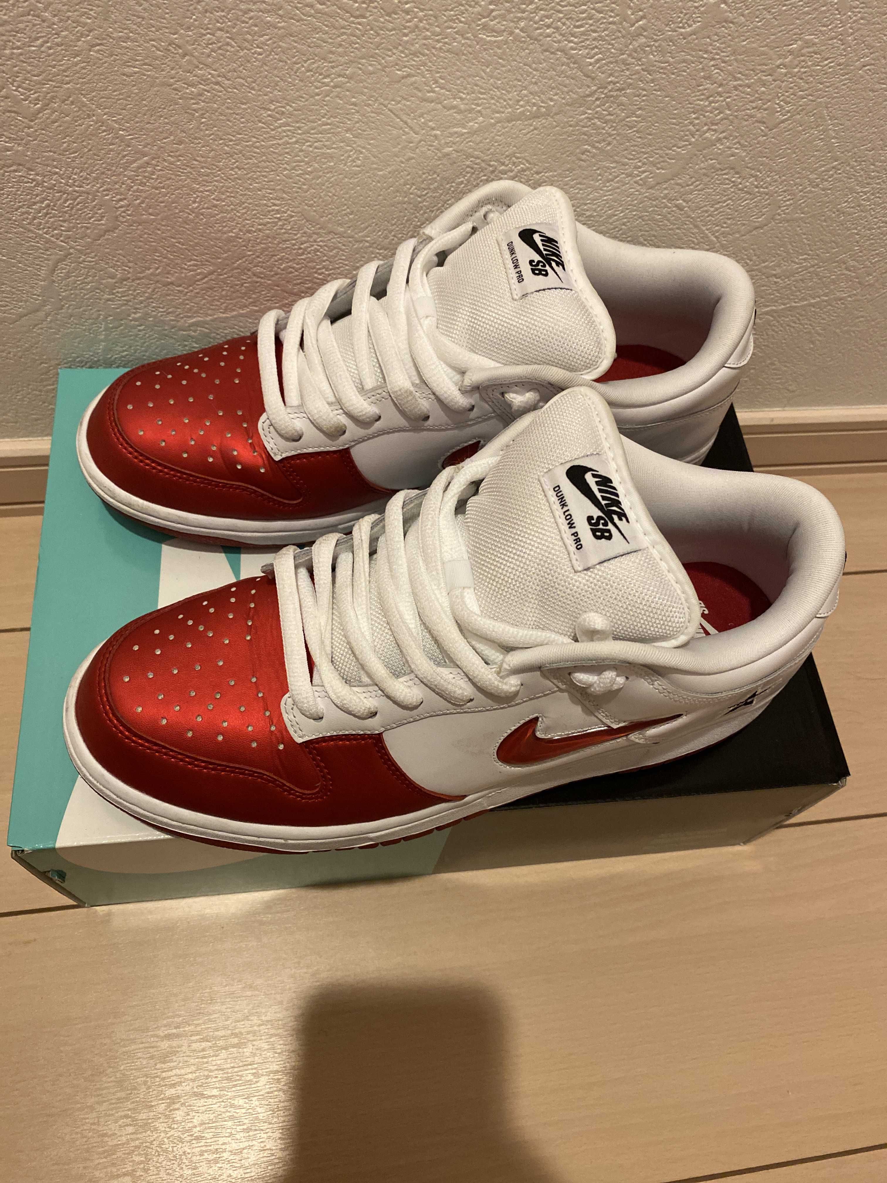 Supreme × Nike Dunk Low "Varsity Red/White"