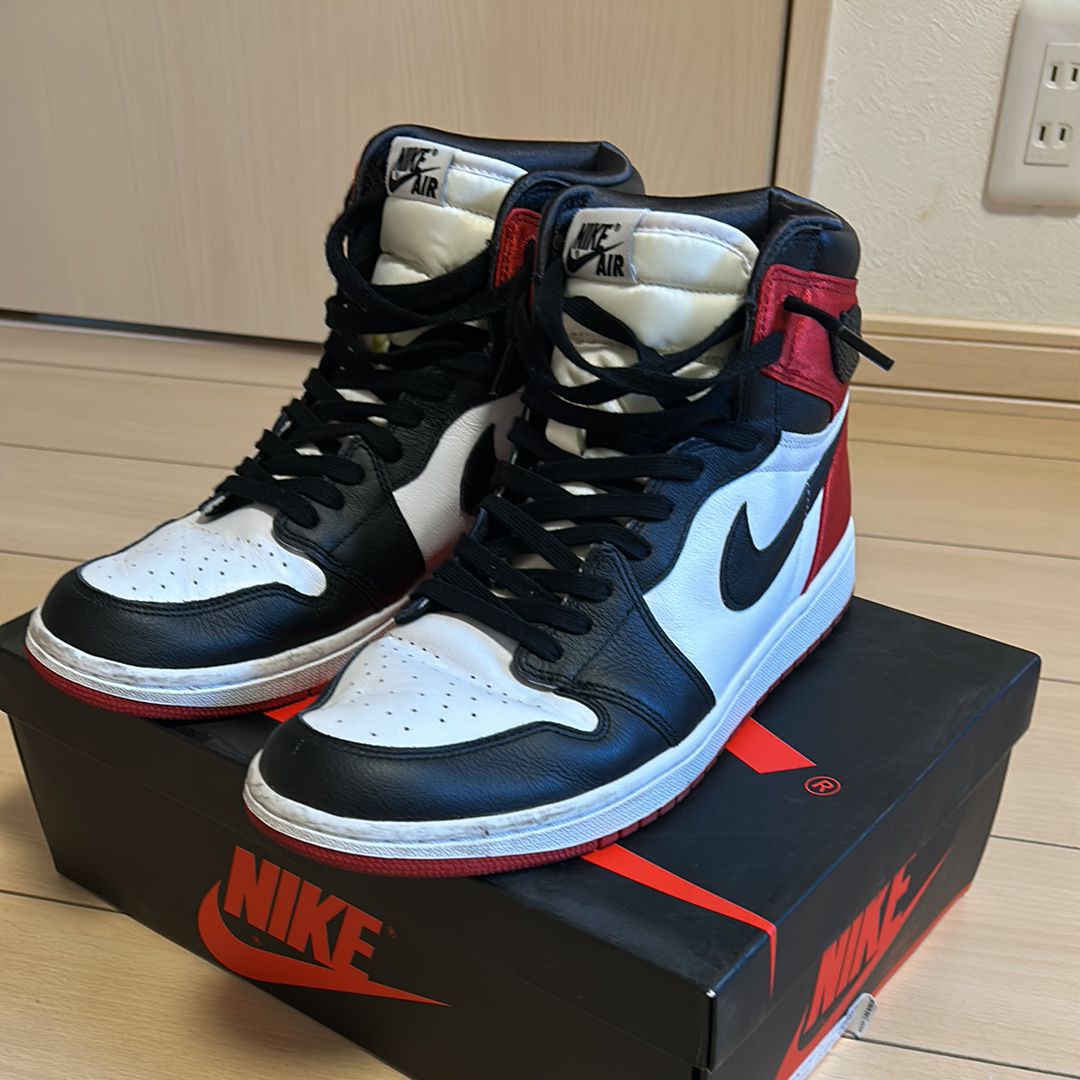 Nike Women's Air Jordan 1 Retro High "Satin Black Toe"