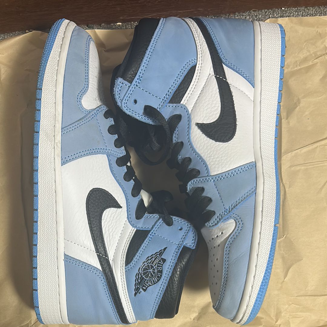 Nike Air Jordan 1 High OG "University Blue"