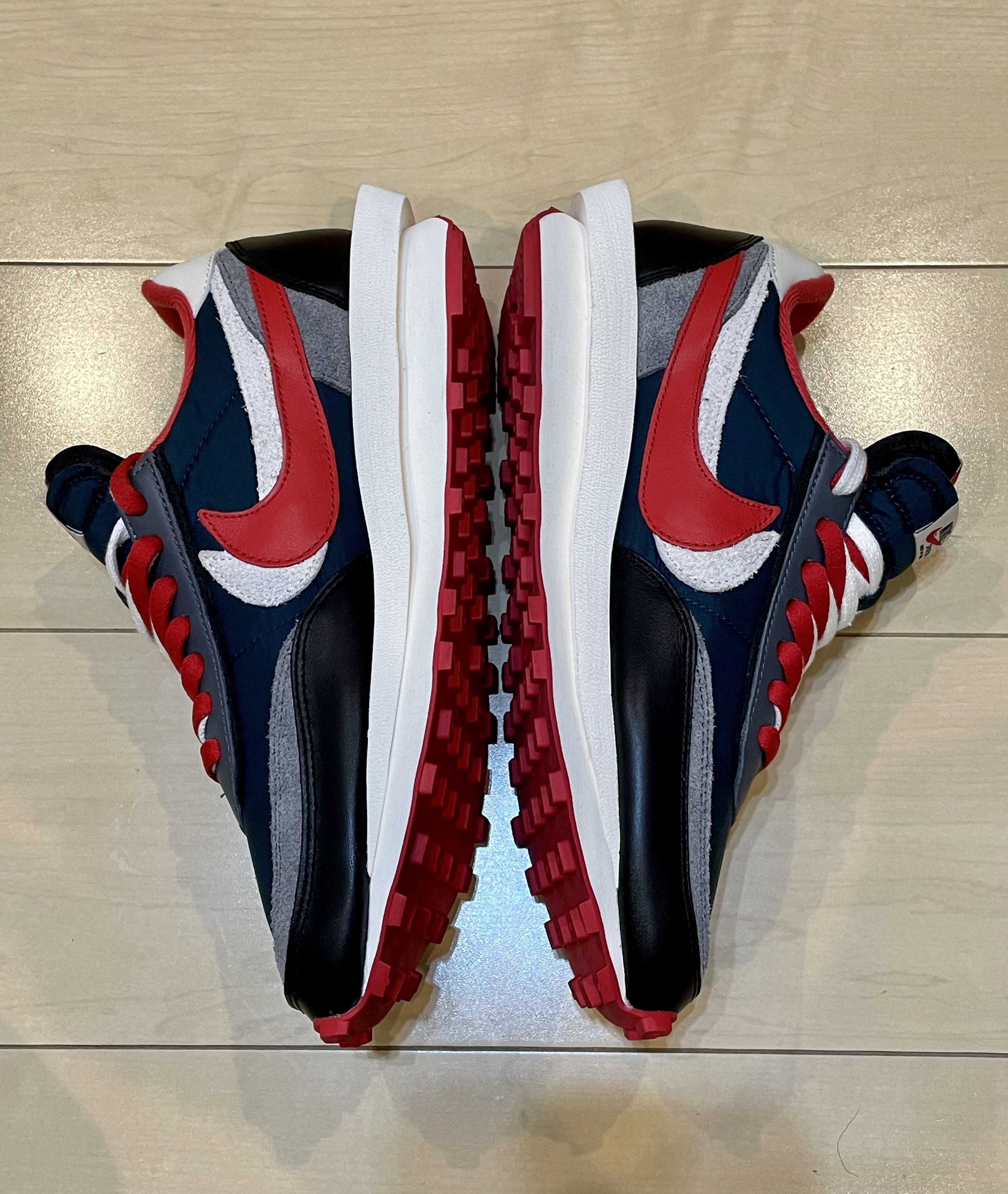 UNDERCOVER × sacai × Nike LD Waffle "Midnight Spruce/Pale Ivory-Dark Grey-University Red"