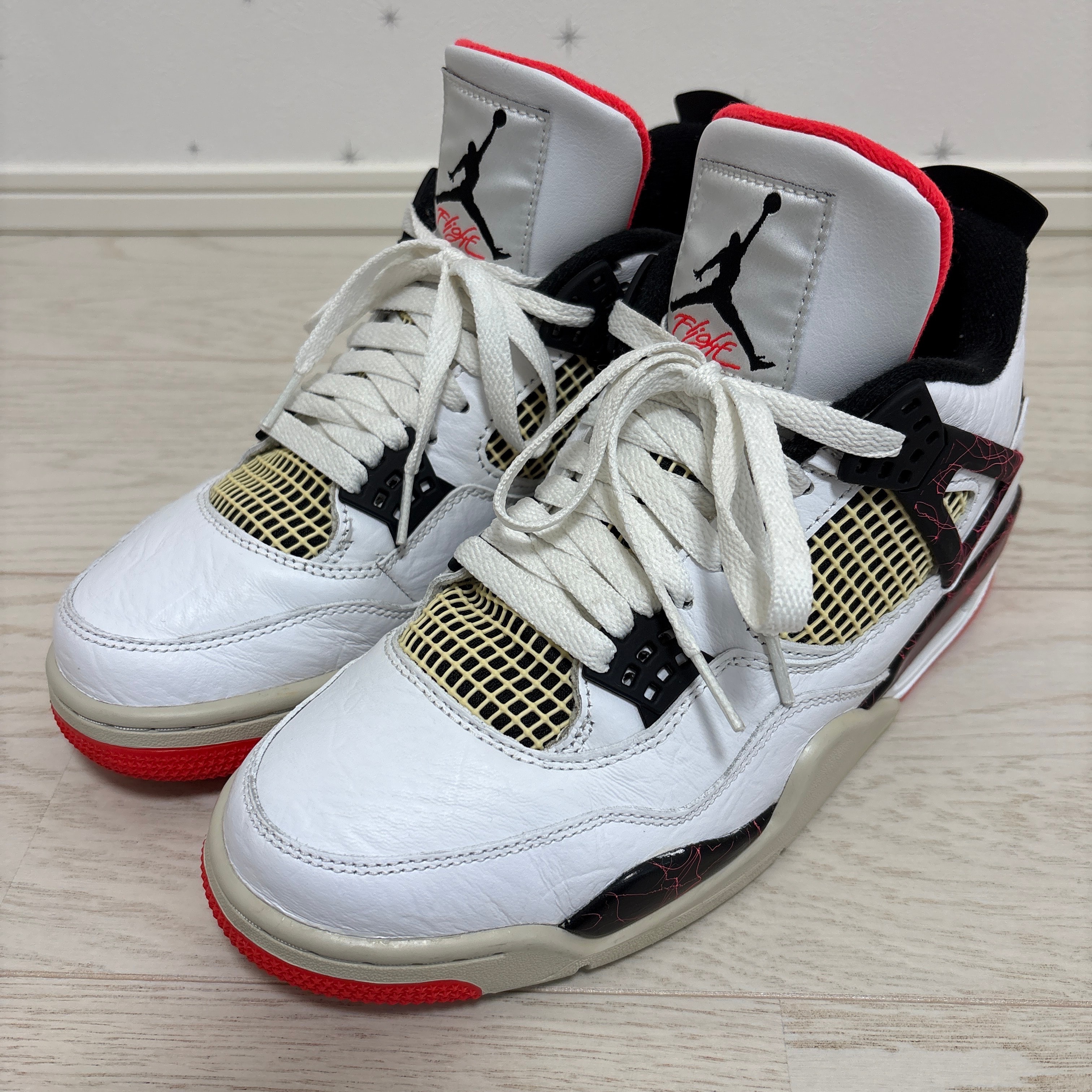 ナイキ エアジョーダン4 レトロ "フライト ノスタルジー"